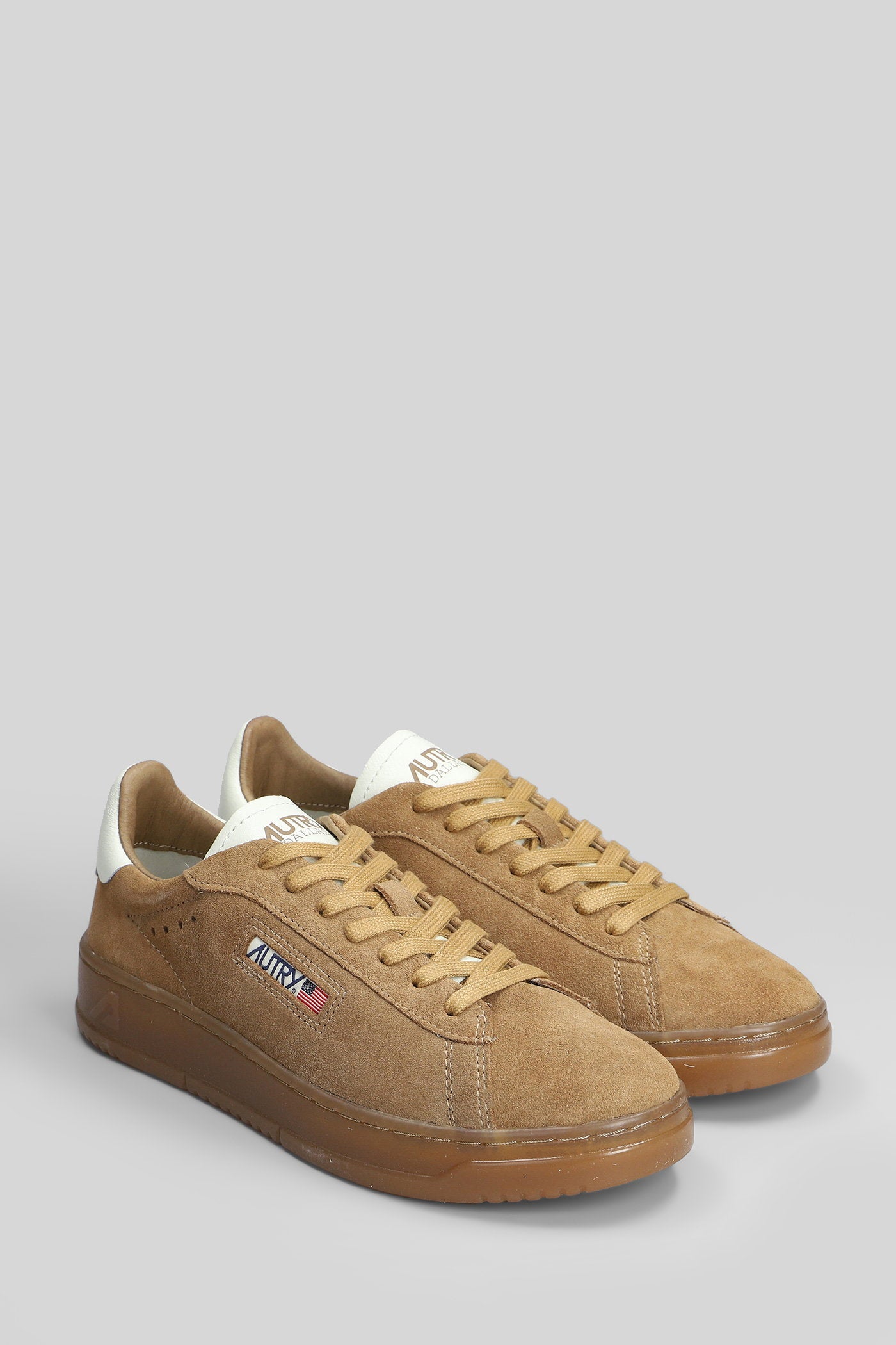 Dallas Low Sneakers in Camel suede Scarpe