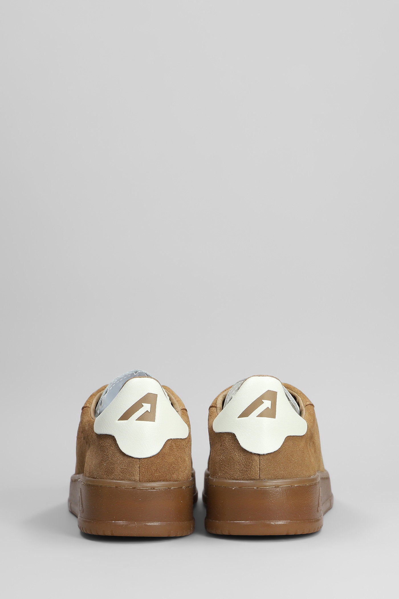 Dallas Low Sneakers in Camel suede Scarpe