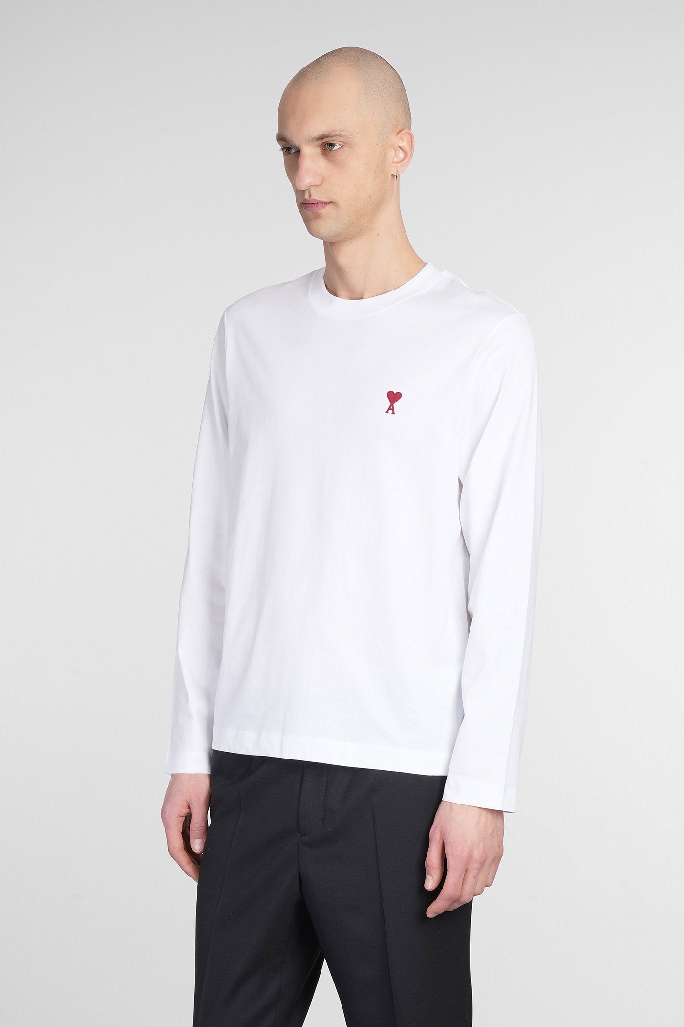 in white cotton Abbigliamento