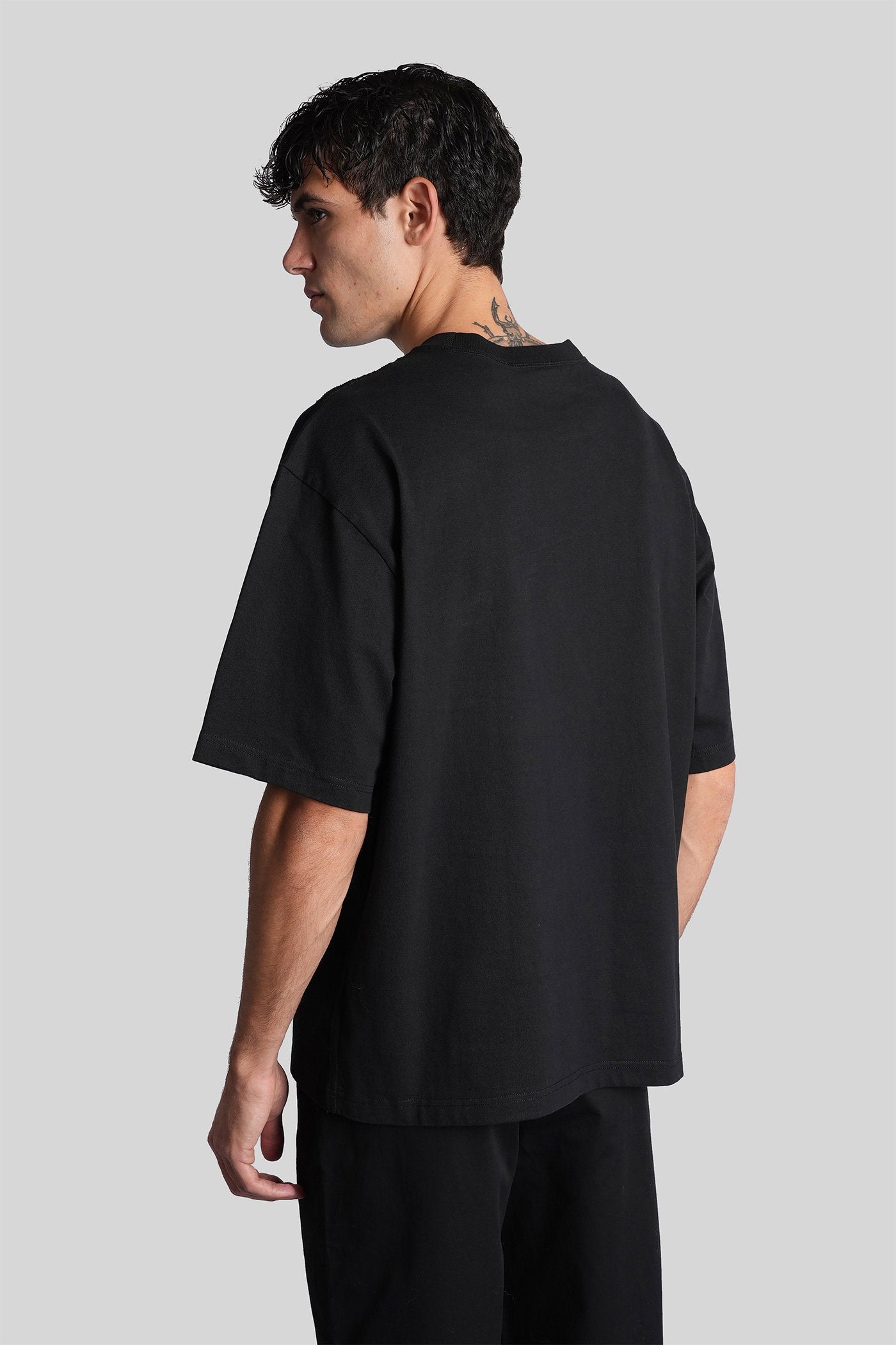 Honor T-Shirt in black cotton Abbigliamento