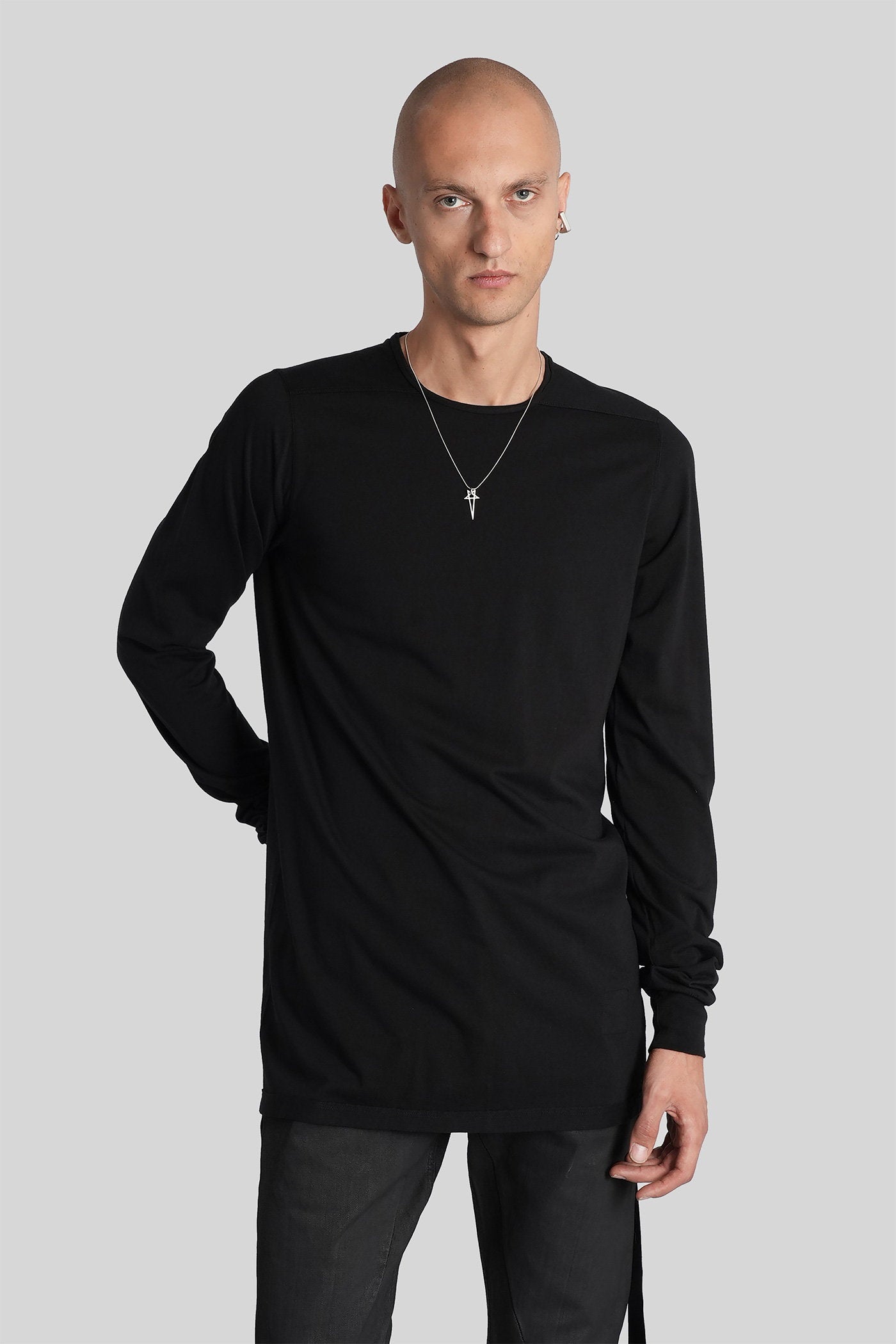 Level ls t T-Shirt in black cotton Abbigliamento