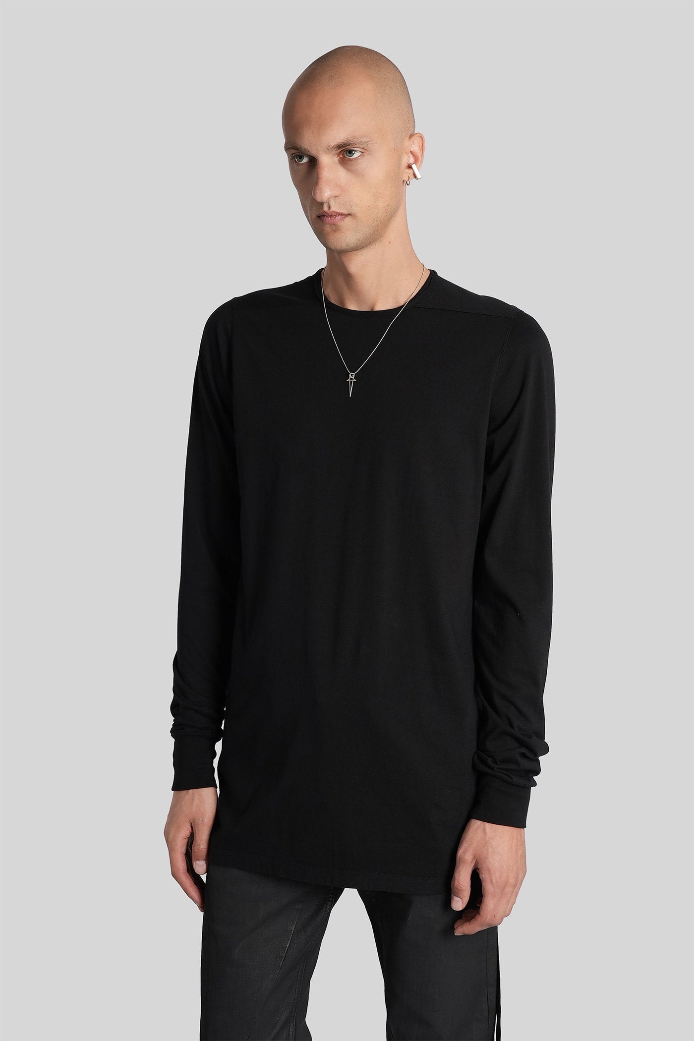 Level ls t T-Shirt in black cotton Abbigliamento