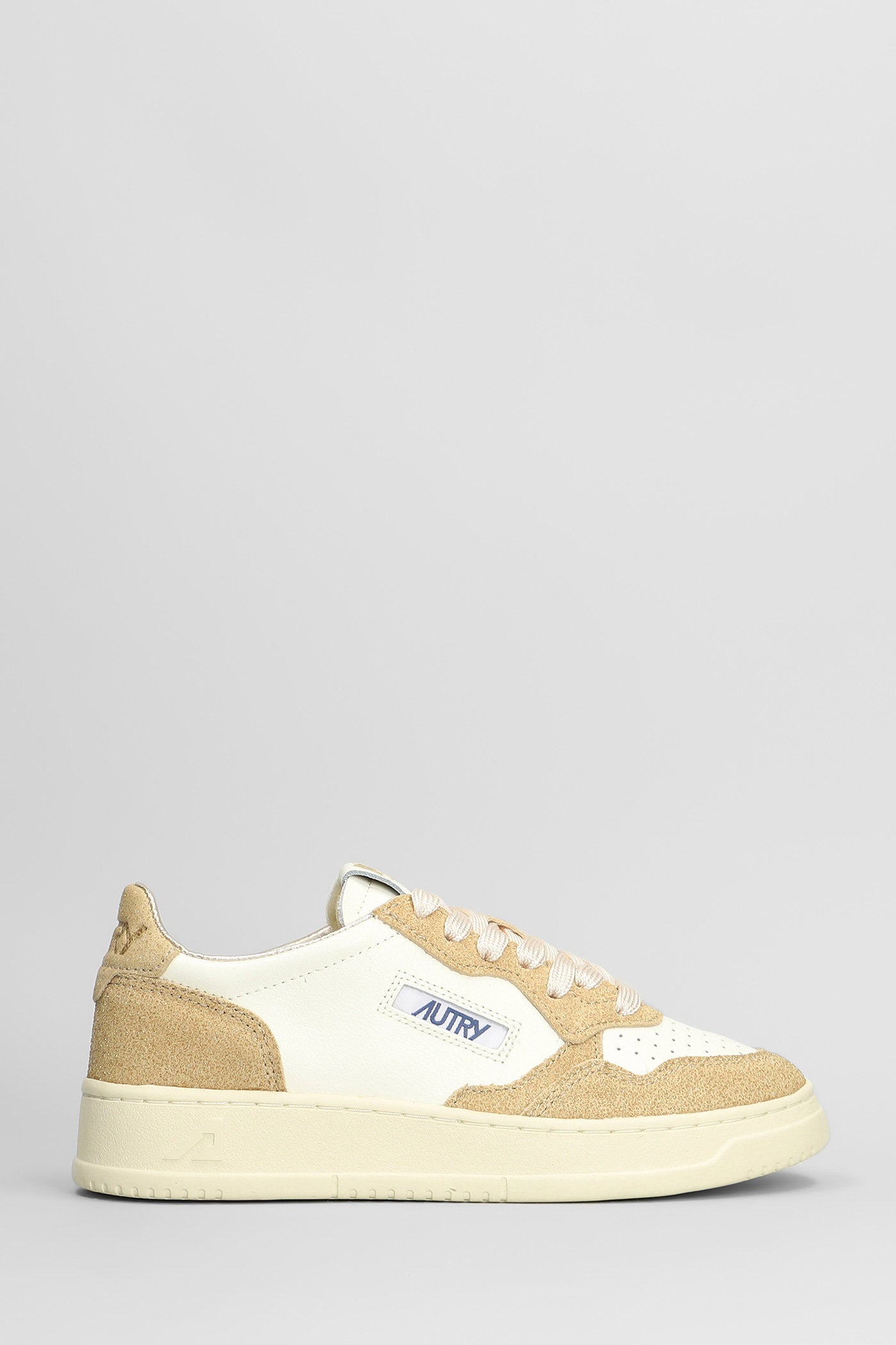 Medalist Low Sneakers in beige leather Scarpe