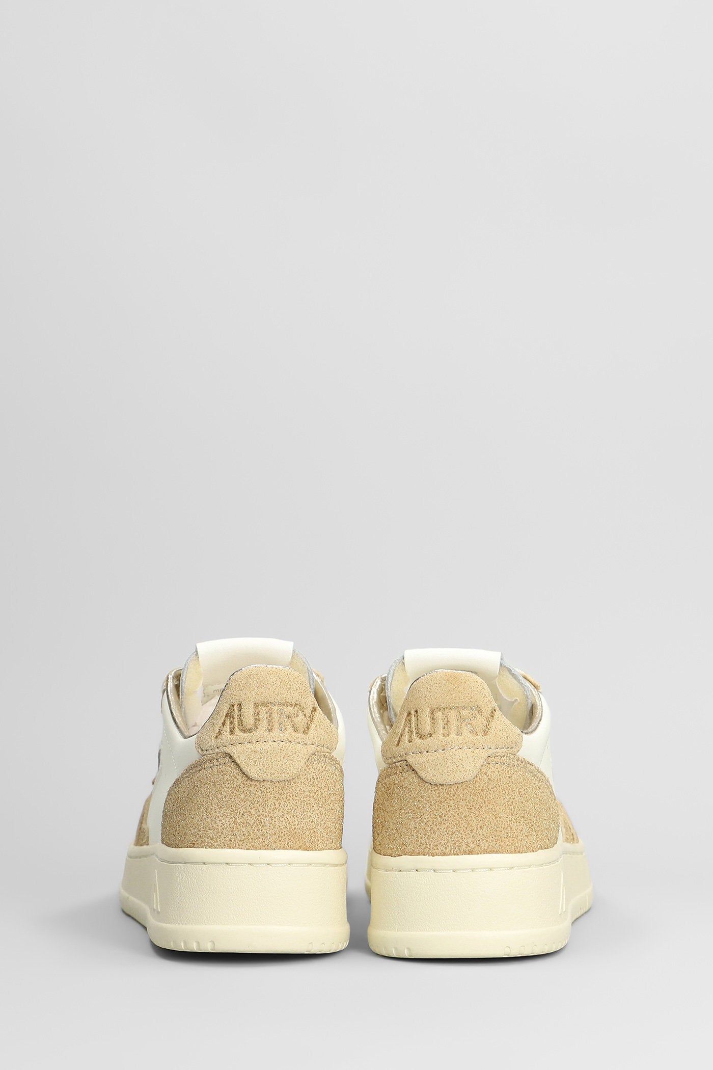 Medalist Low Sneakers in beige leather Scarpe