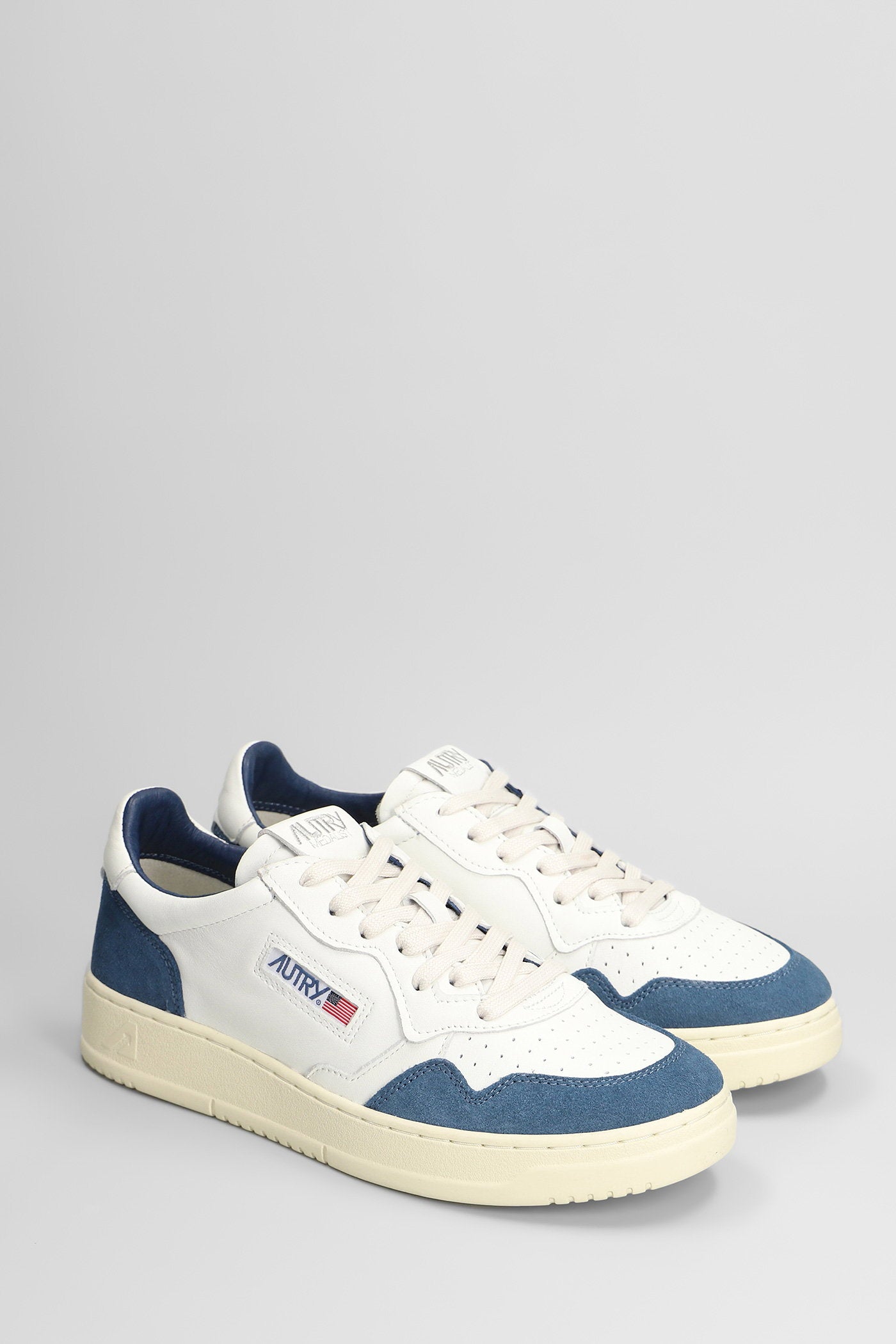 Medalist Low Sneakers in white suede and leather Scarpe