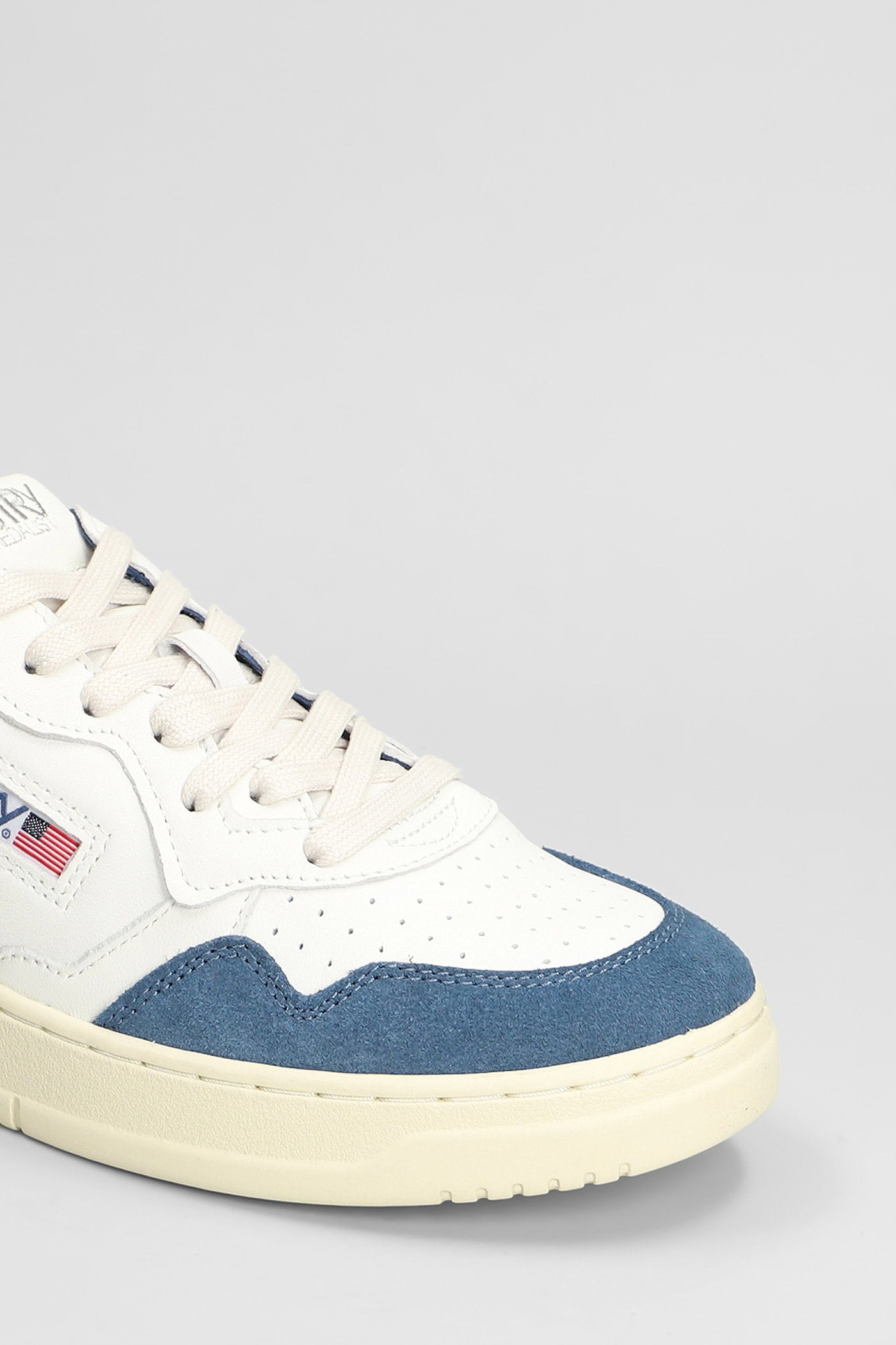 Medalist Low Sneakers in white suede and leather Scarpe