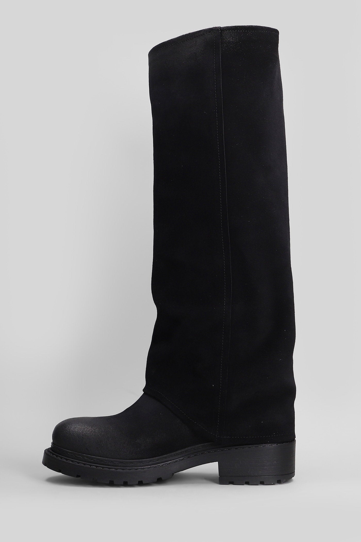 low heels boots in black suede Scarpe