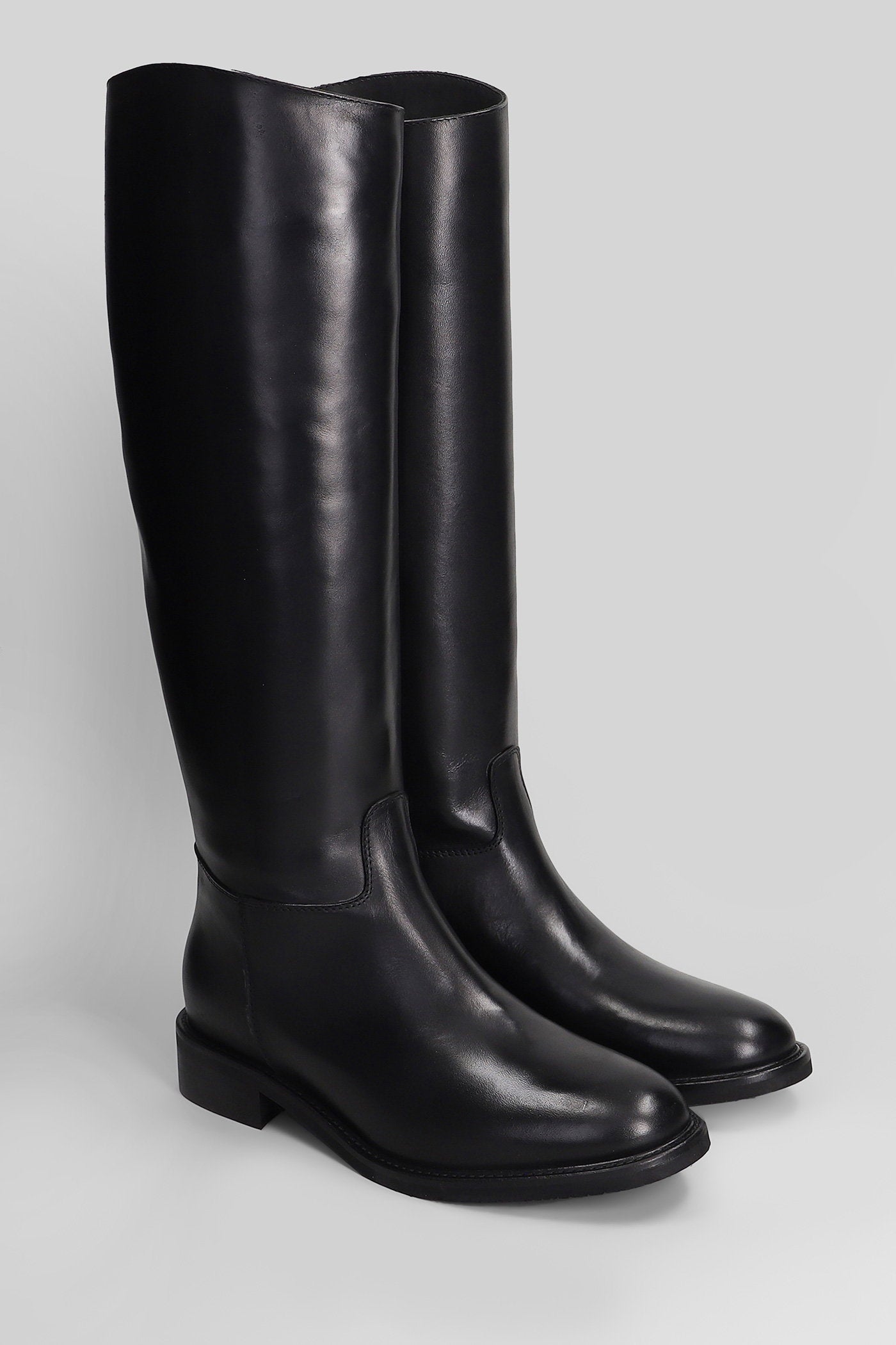Low Heels Boots In Black Leather Scarpe