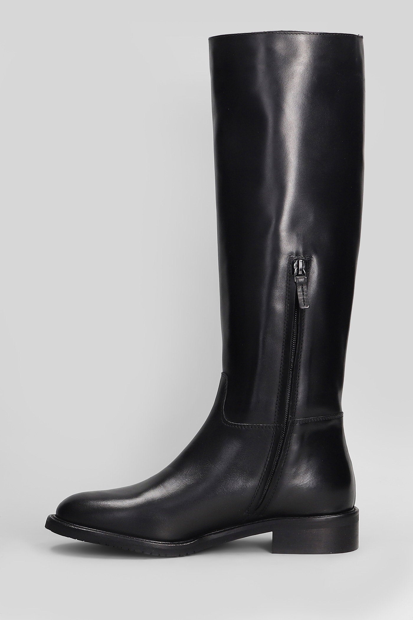 Low Heels Boots In Black Leather Scarpe