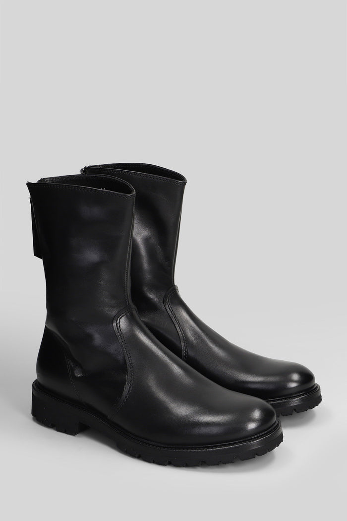 Ankle boots in black leather Scarpe