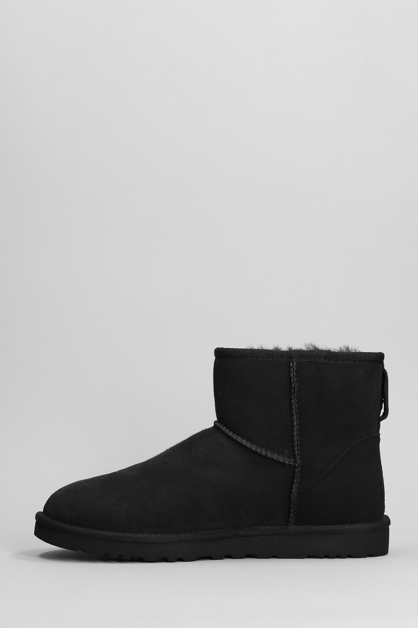 Classic Mini low heels Ankle boots in black suede Scarpe