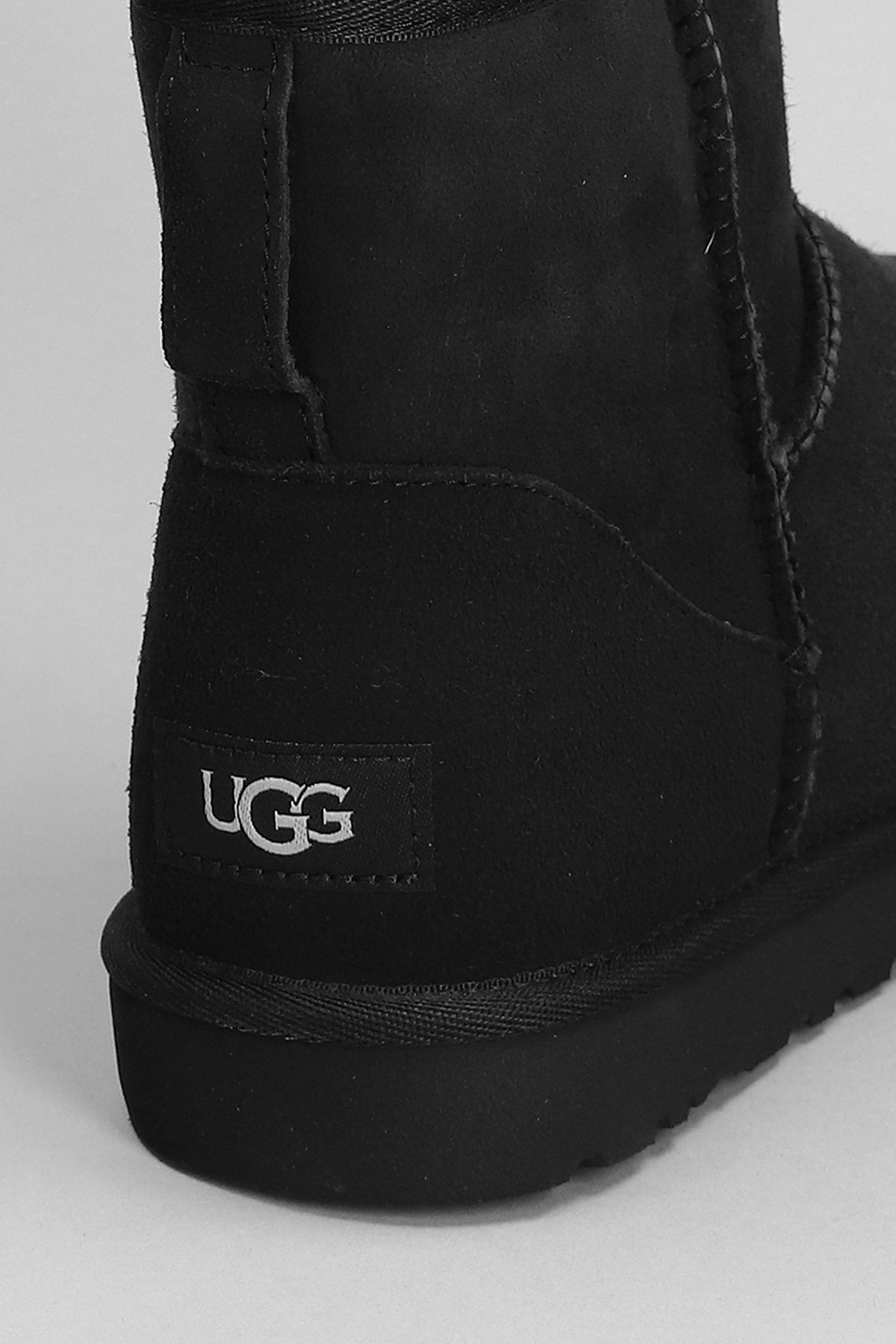 Classic Mini low heels Ankle boots in black suede Scarpe