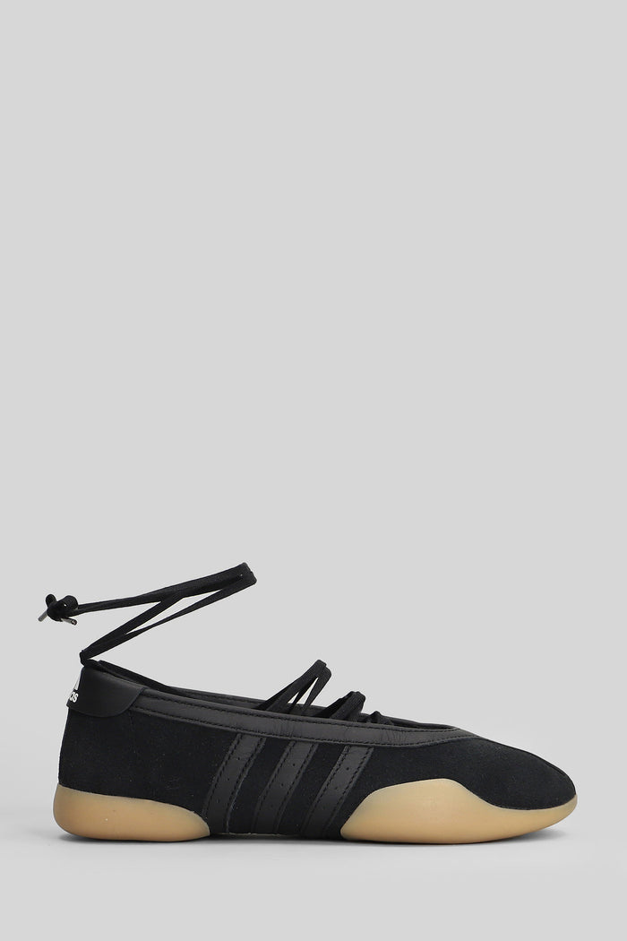 Taekwondo Mei Ballet Sneakers in black suede Scarpe