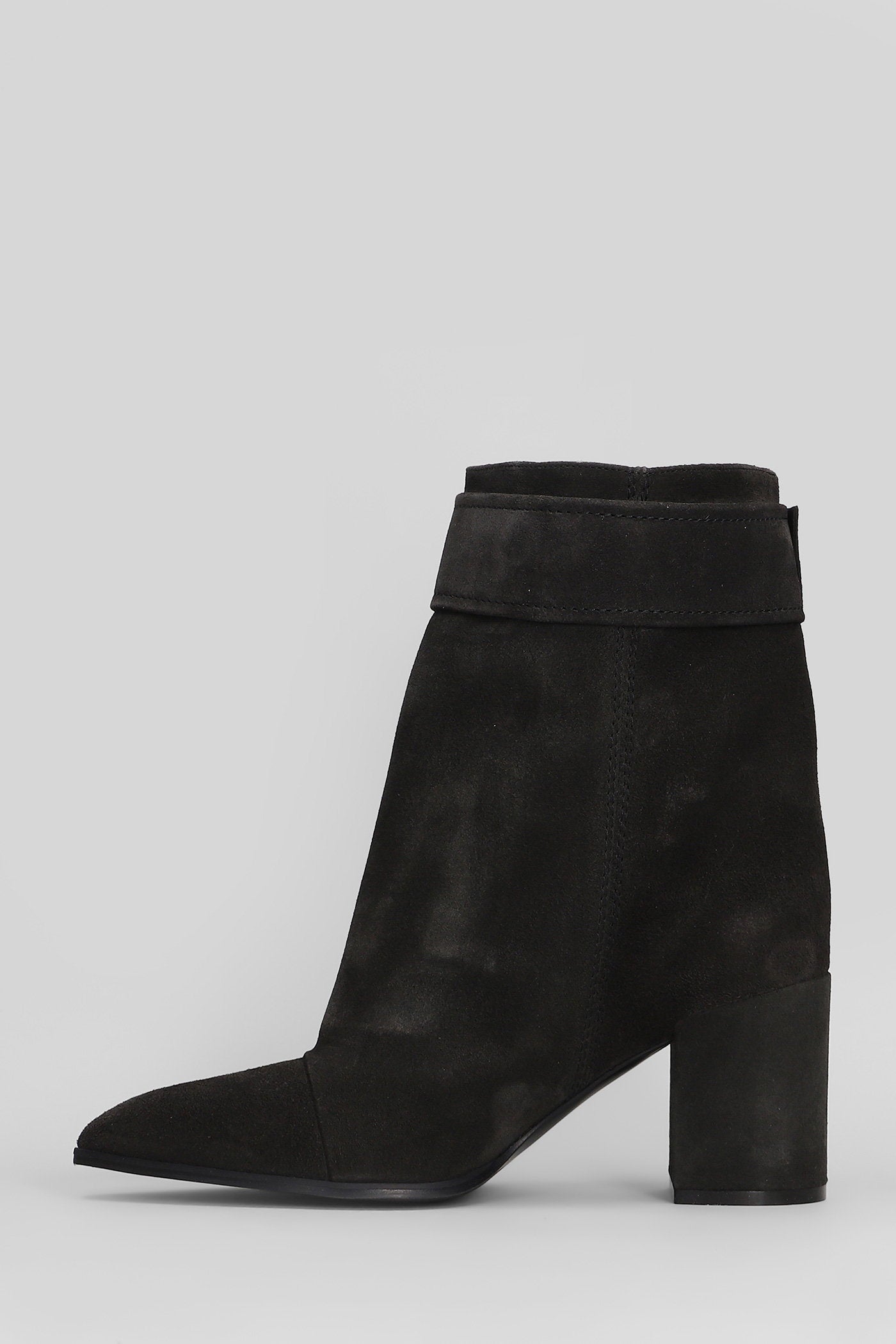 High heels Ankle boots in black suede Scarpe