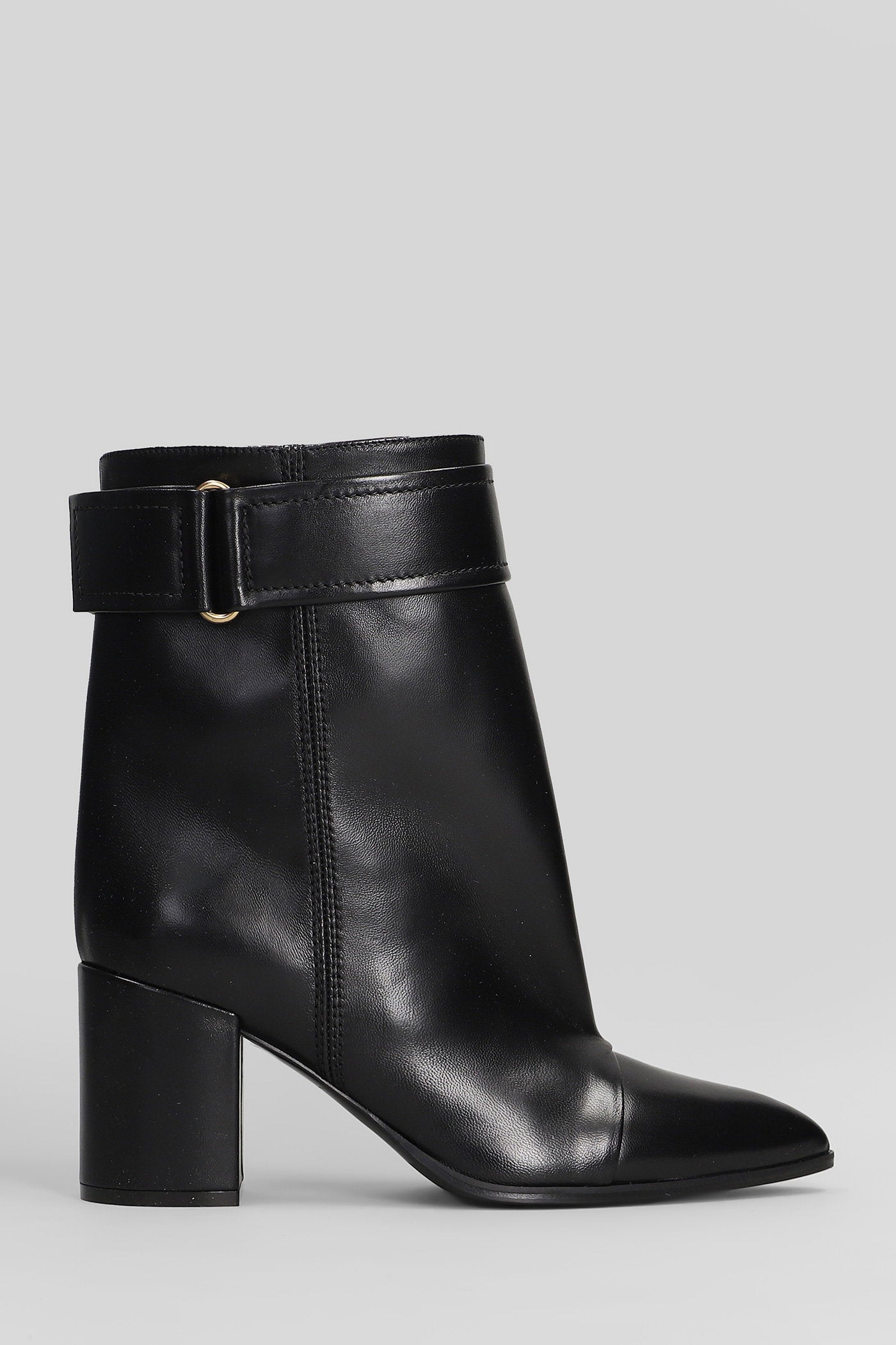 High heels Ankle boots in black leather Scarpe