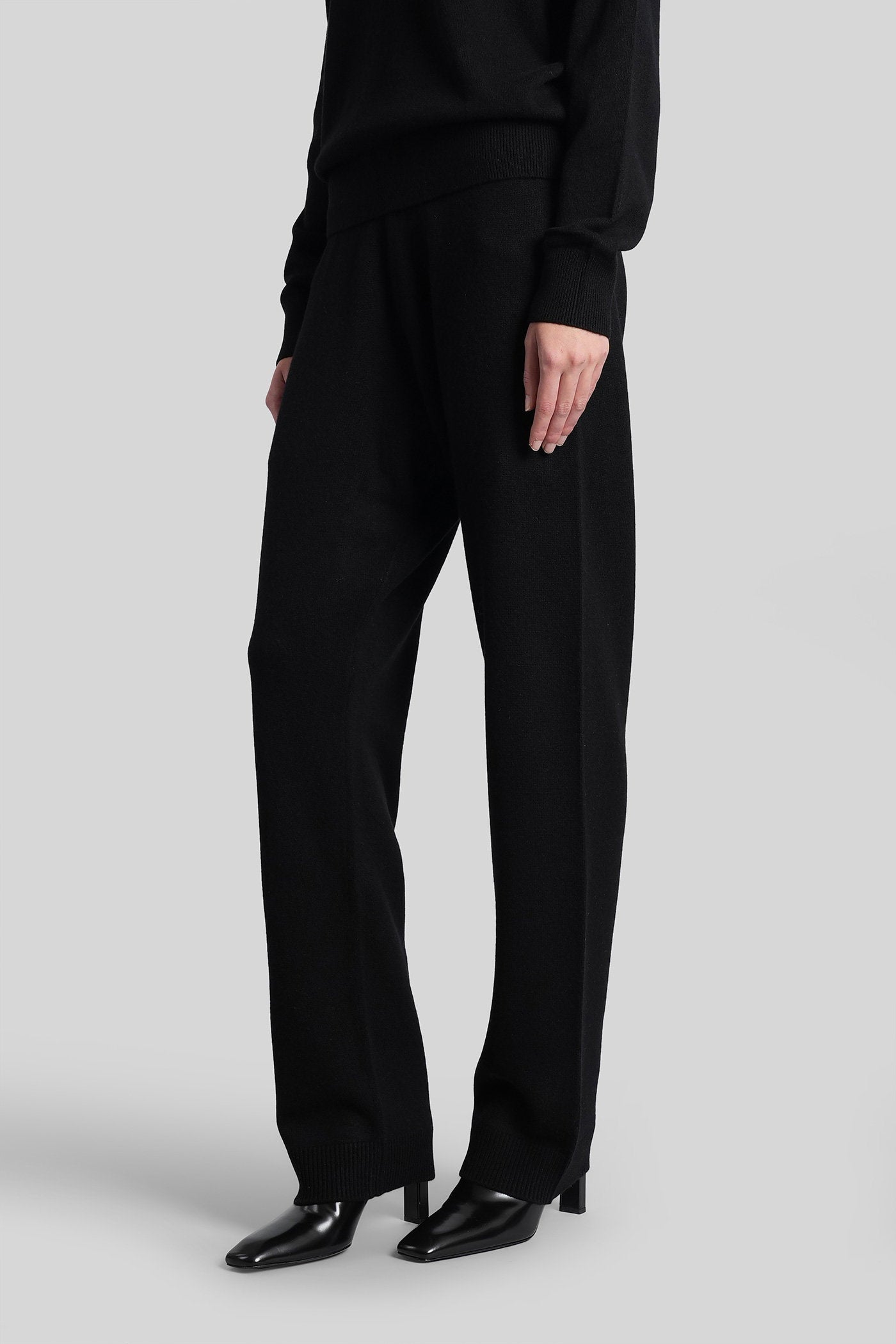 Pants in black wool Abbigliamento