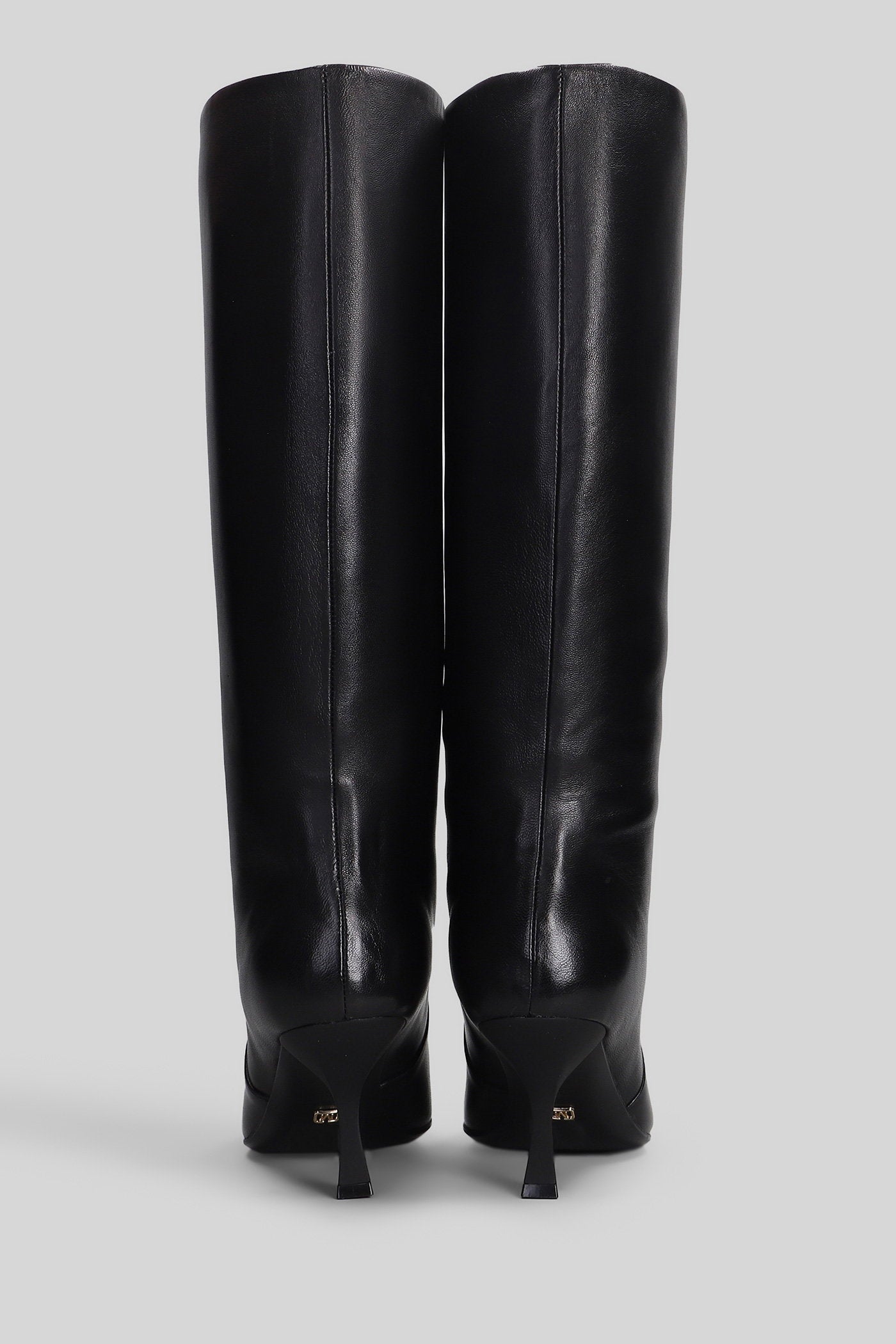 High heels boots in black leather Scarpe