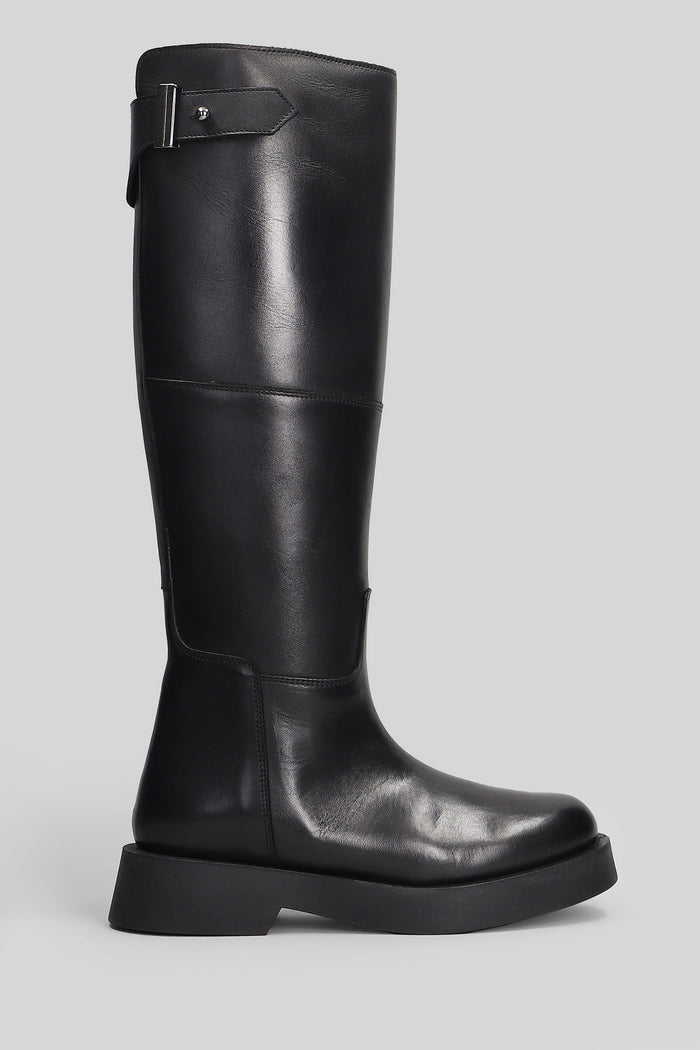 Asiago low heels boots in black leather Scarpe
