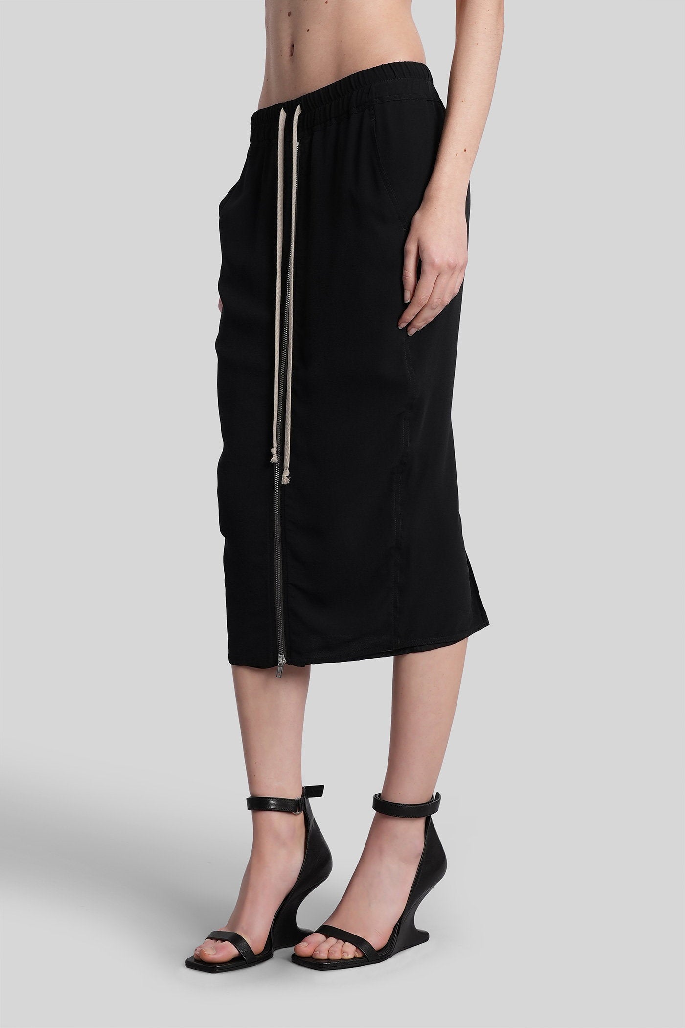 Zipped short pillar Skirt in black silk Abbigliamento