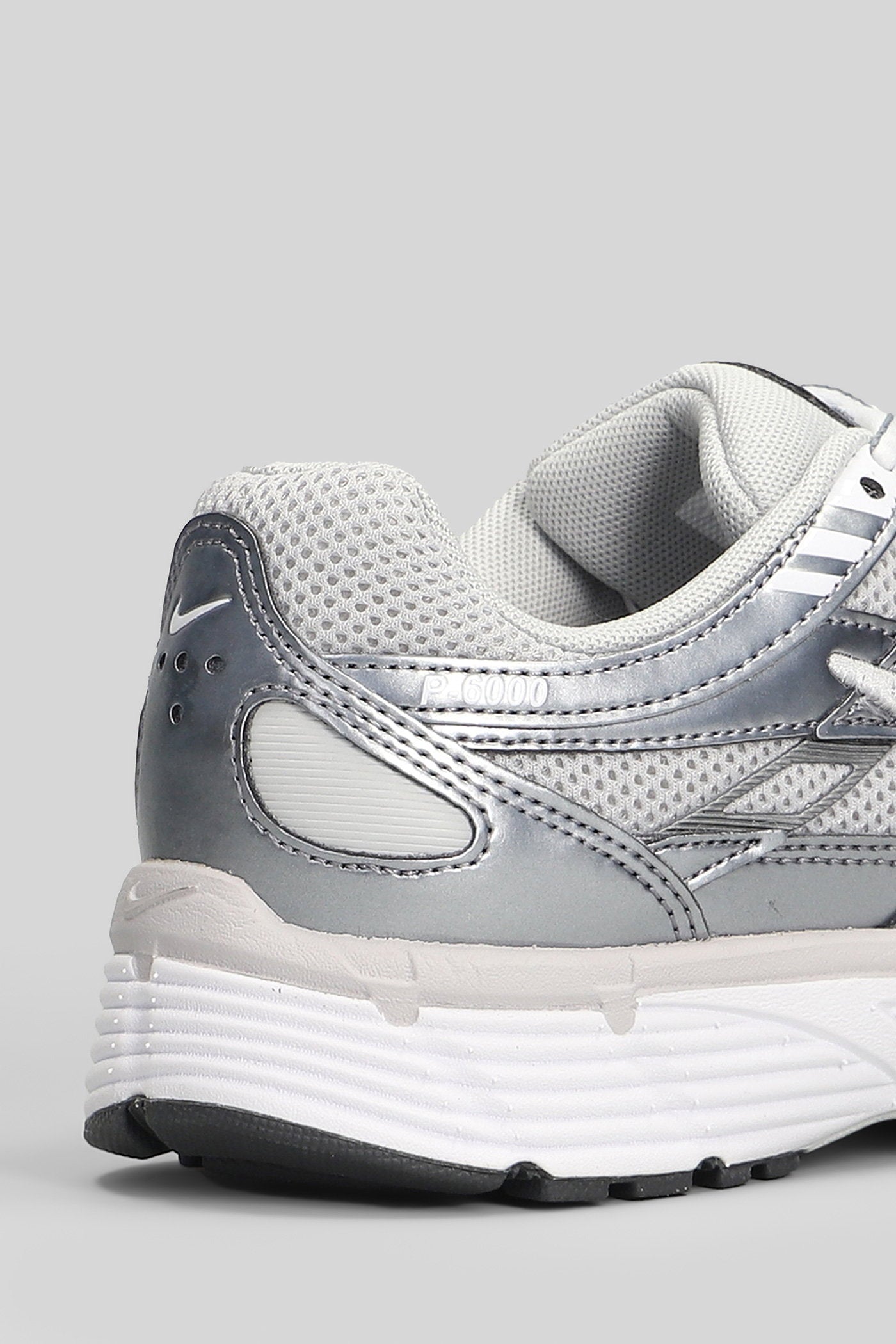 P-6000 Sneakers in silver leather and fabric Scarpe