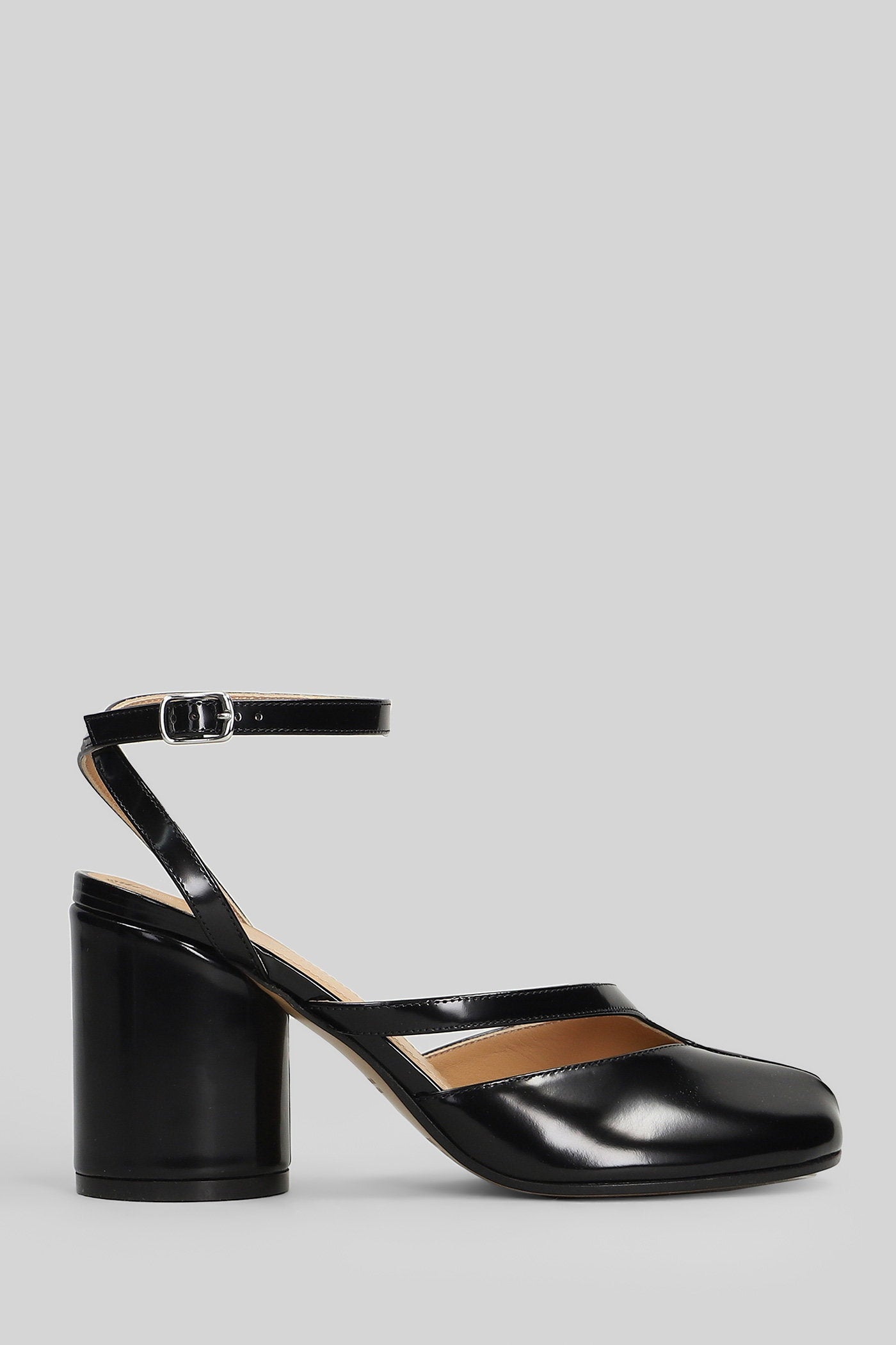 Tabi Pumps in black leather Scarpe