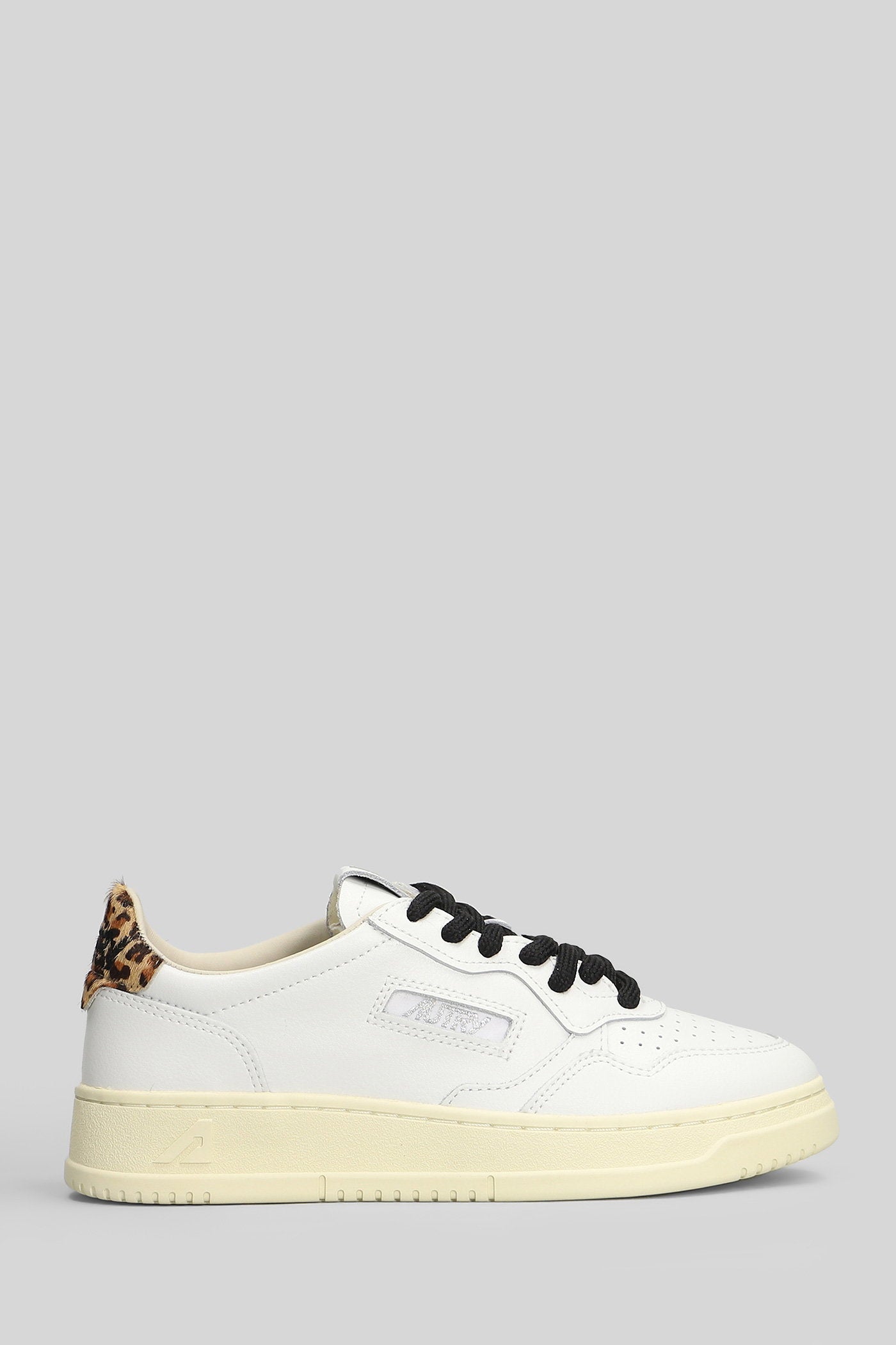 Medalist Low Sneakers in white leather Scarpe