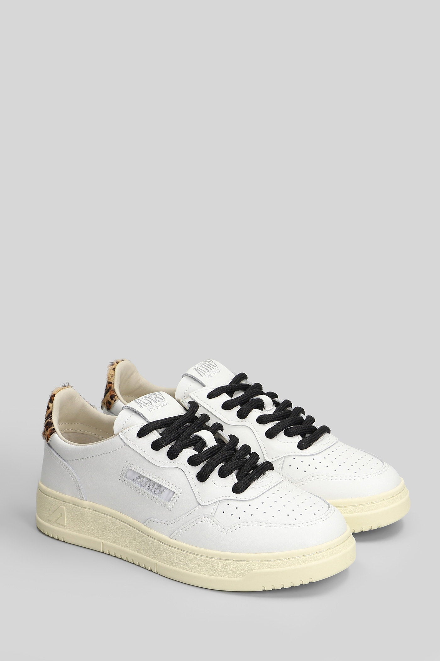 Medalist Low Sneakers in white leather Scarpe