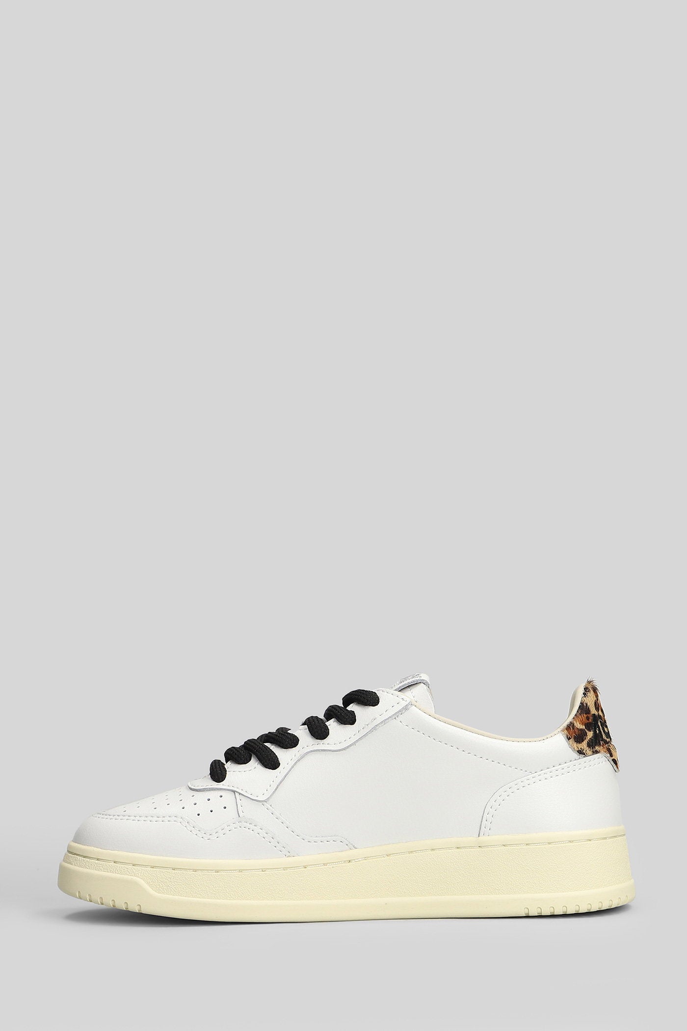 Medalist Low Sneakers in white leather Scarpe