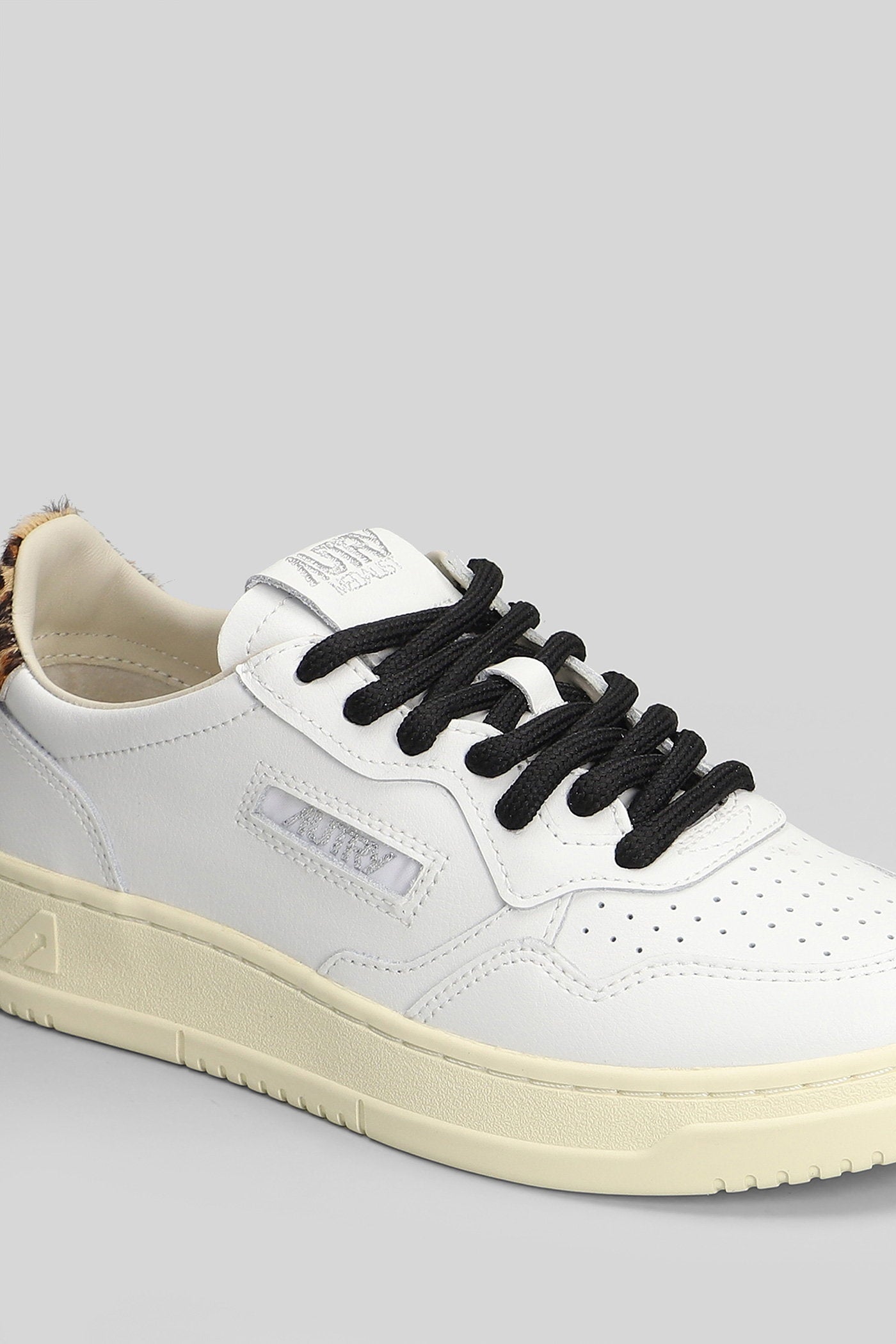 Medalist Low Sneakers in white leather Scarpe