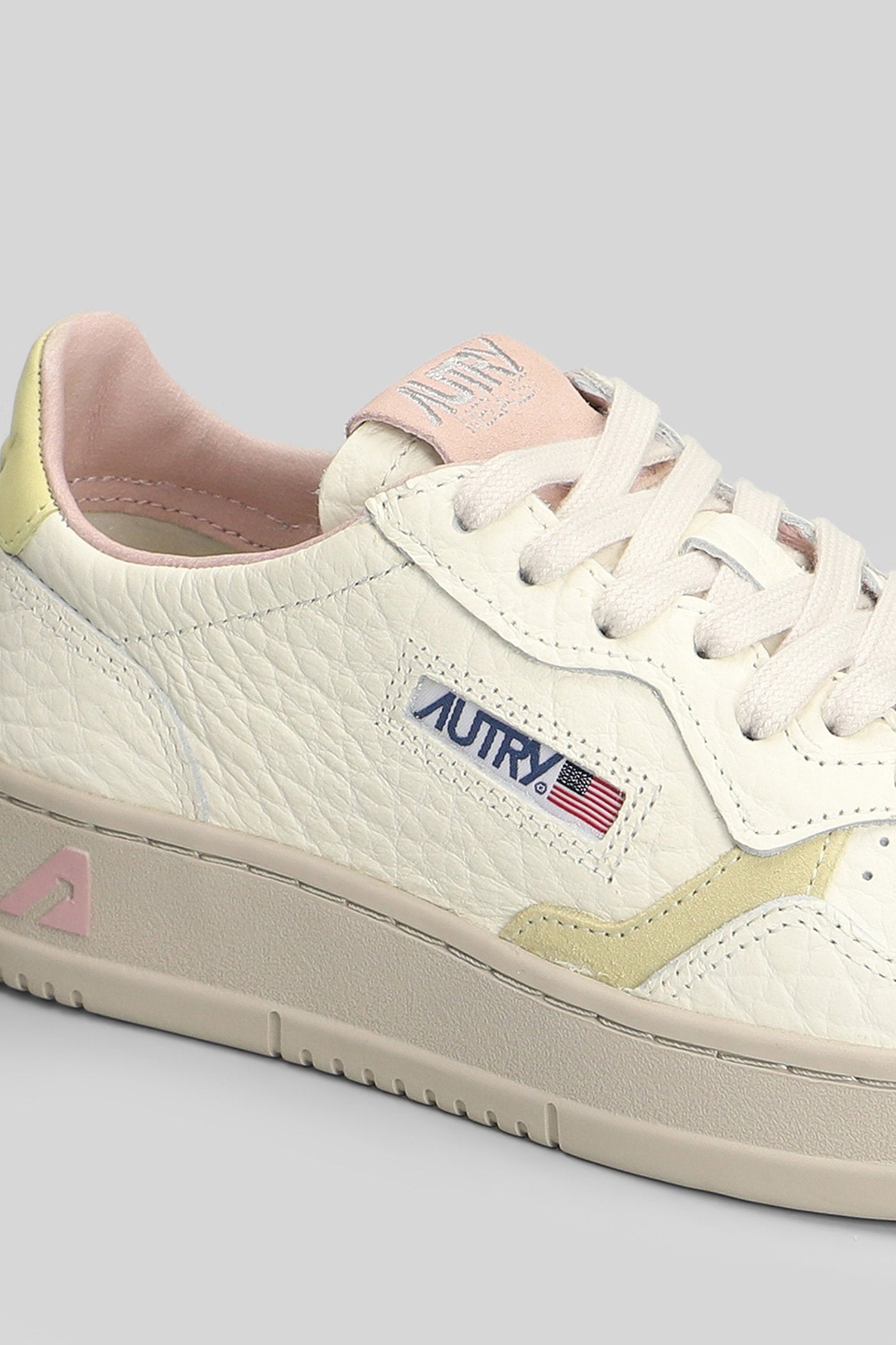 Medalist Low Sneakers in white leather Scarpe