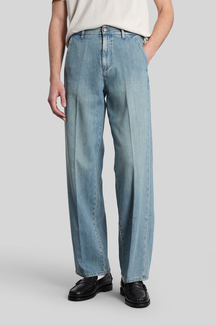 Jeans in blue denim Abbigliamento
