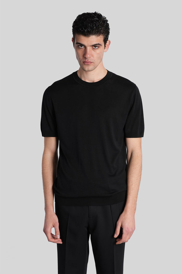 T-Shirt in black silk Abbigliamento