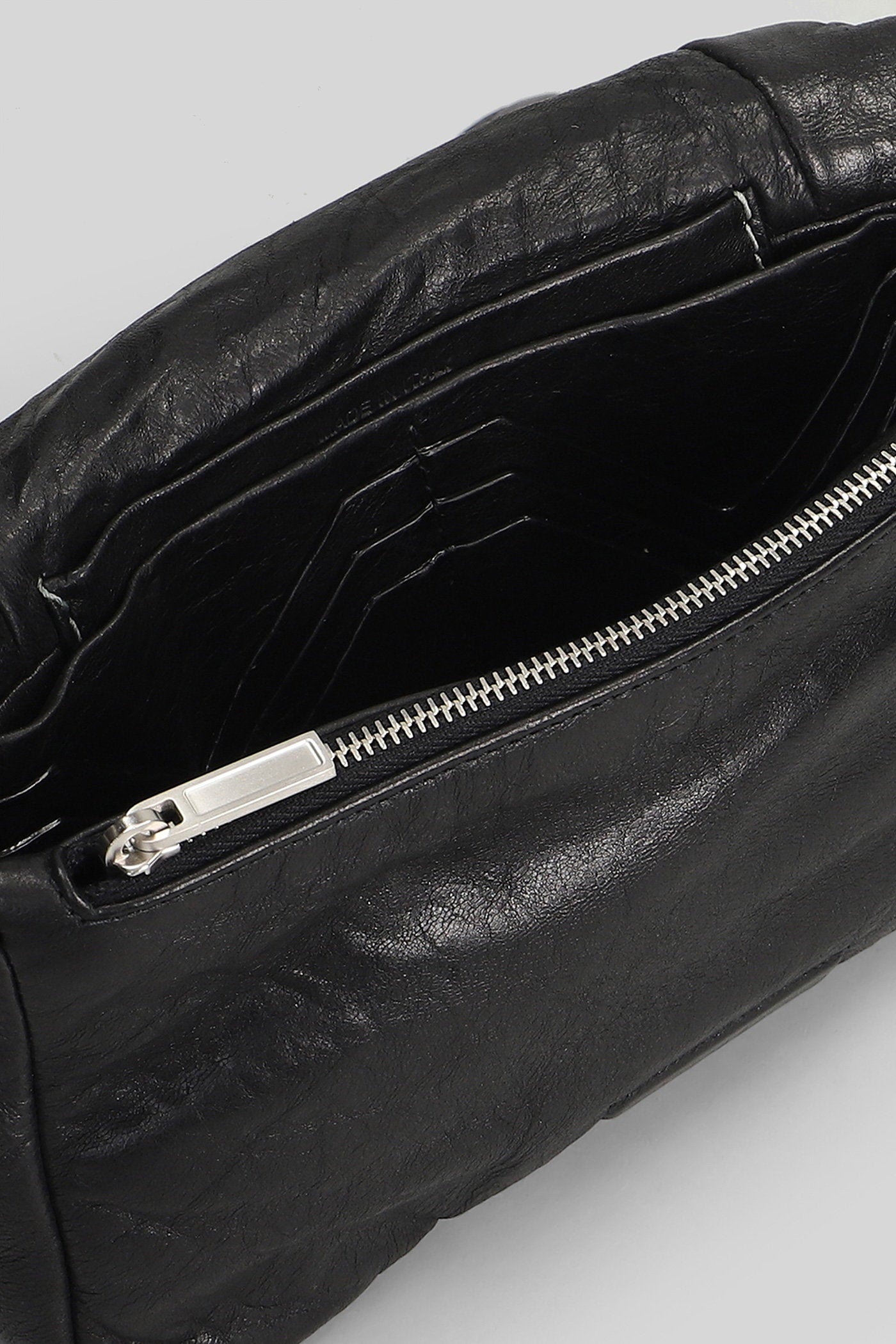 Pillow griffin Shoulder bag in black leather Borse