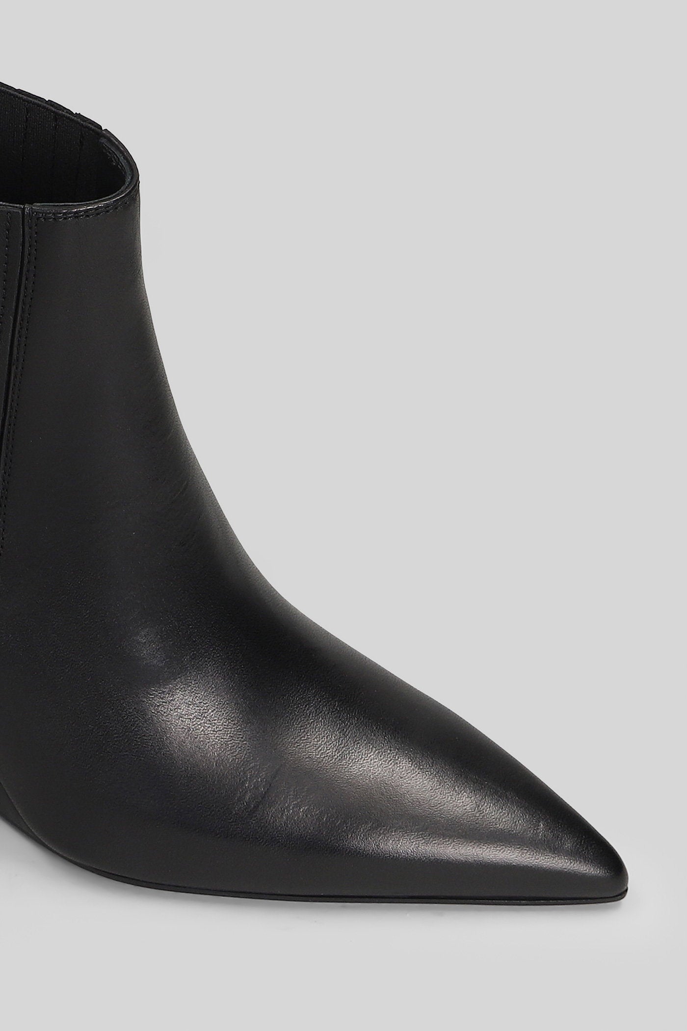 Cantilever 8 ankle High heels boots in black leather Scarpe