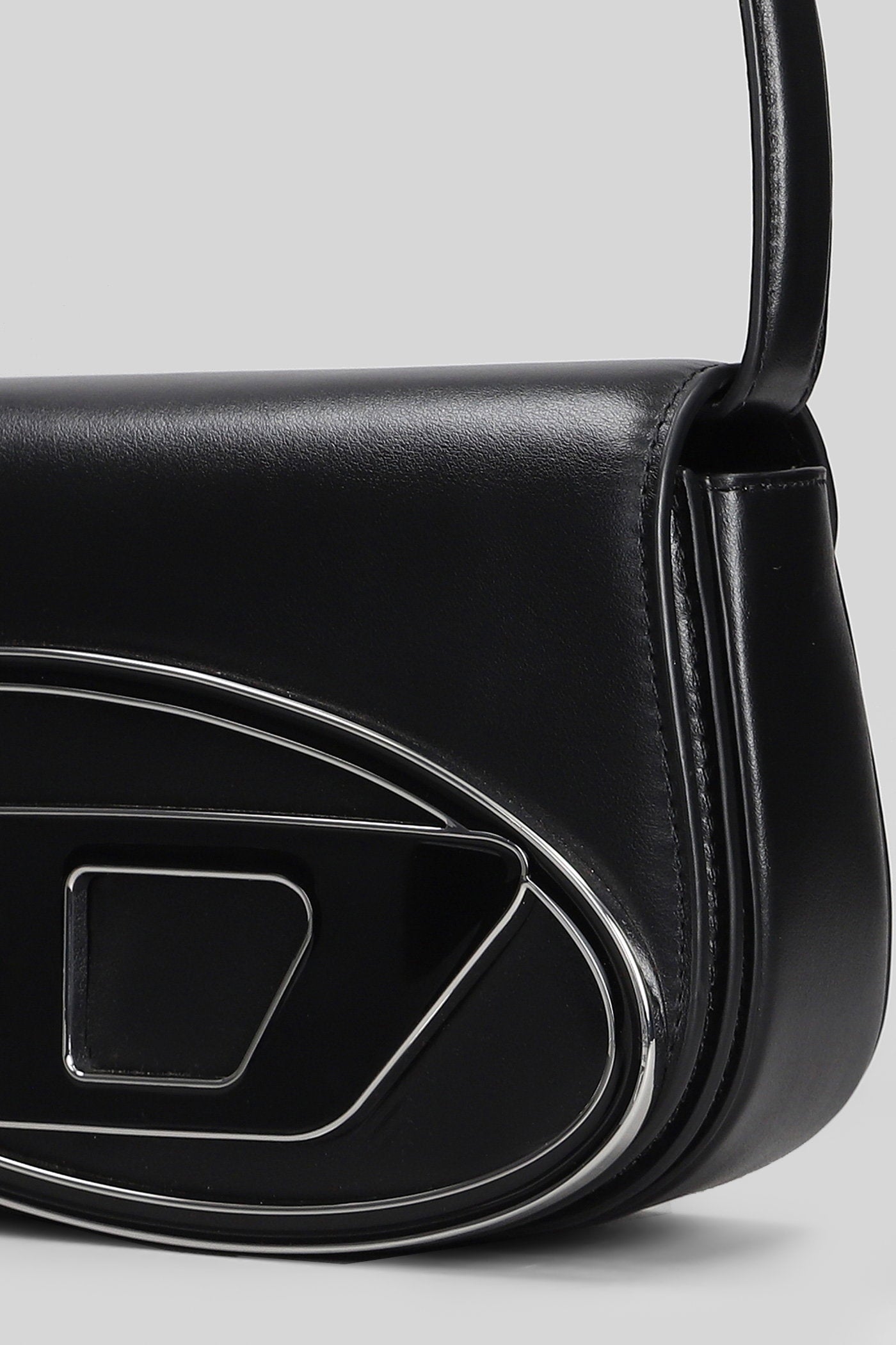 1dr Shoulder bag in black leather Borse