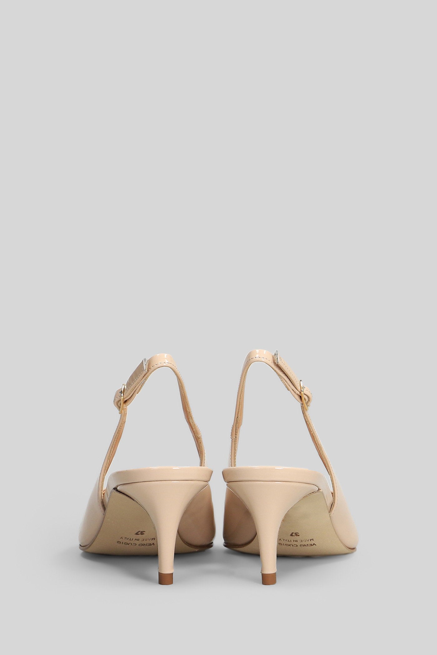 Pumps in powder patent leather Scarpe