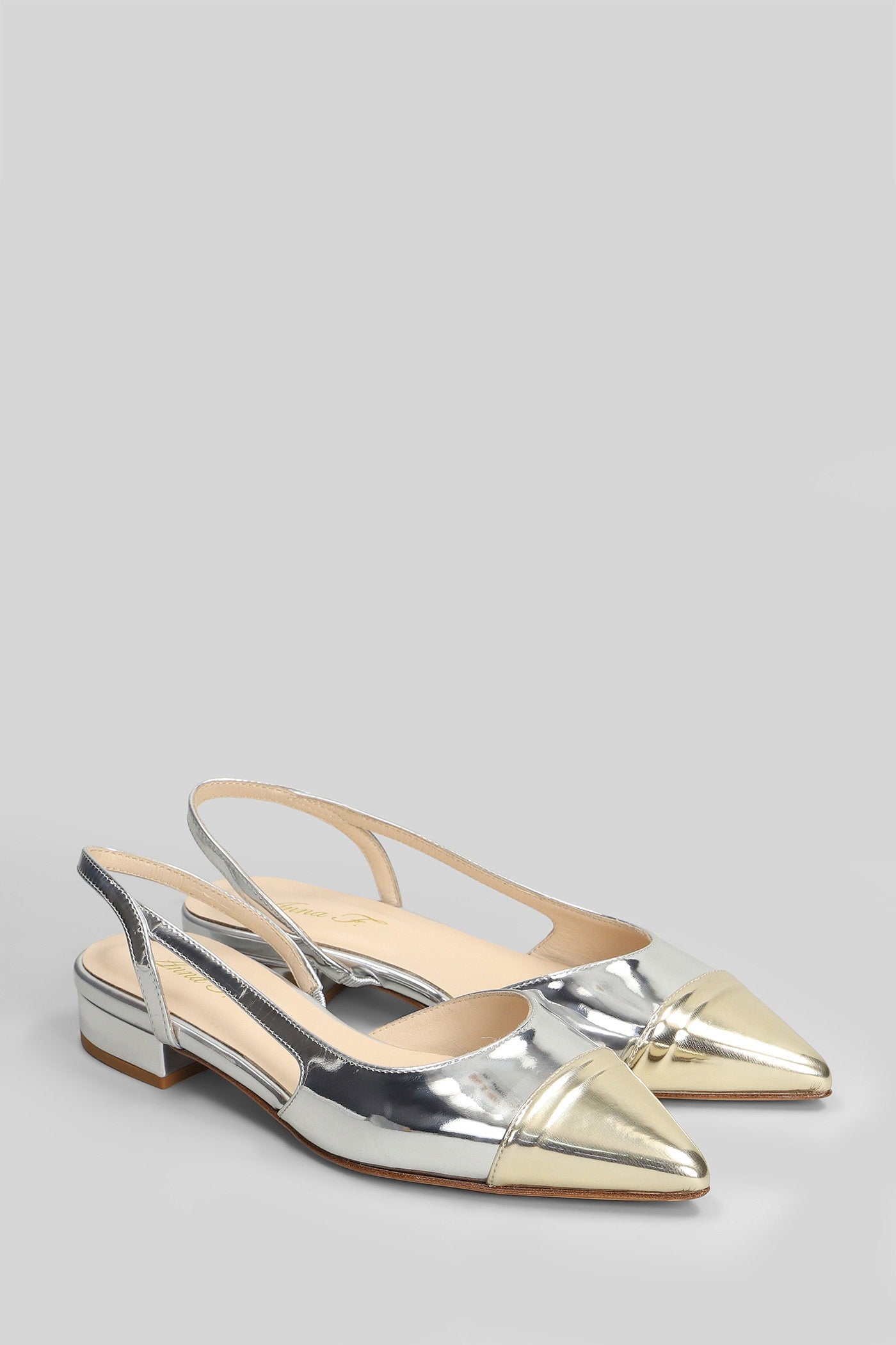 Ballet flats in silver leather Scarpe