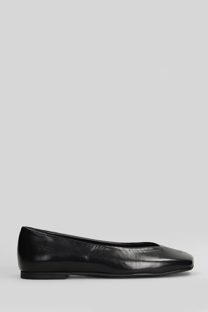 Katia Ballet flats in black leather Scarpe