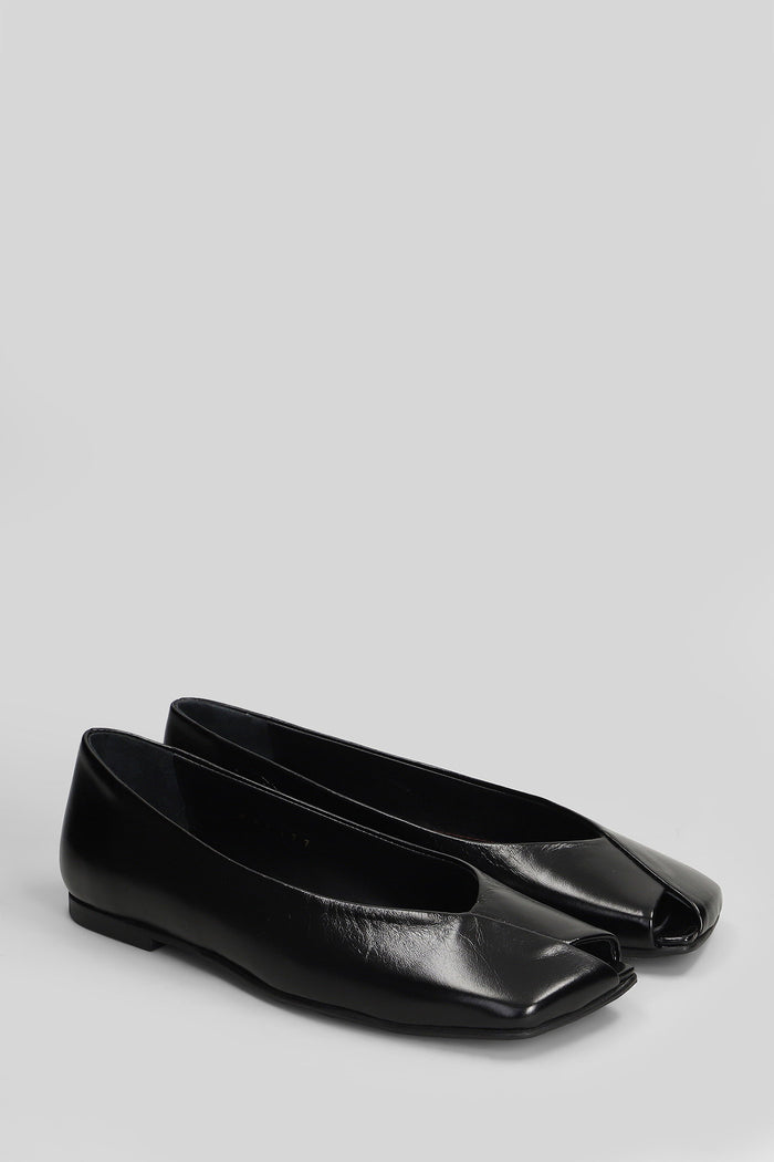 Katia Ballet flats in black leather Scarpe