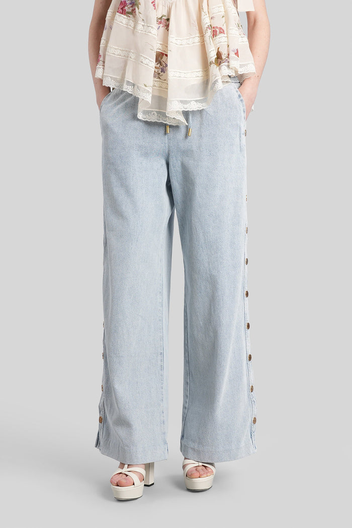 Jeans in blue denim Abbigliamento
