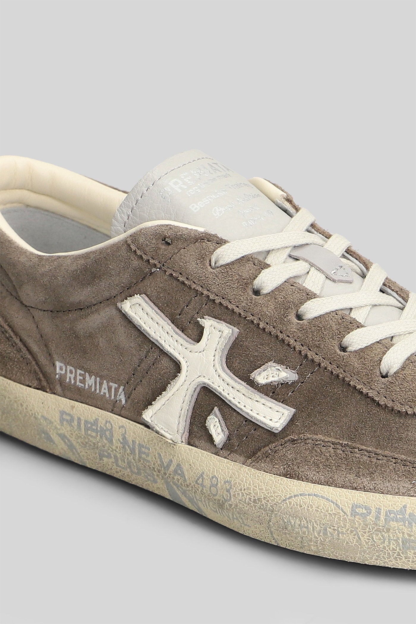David Sneakers Taupe Suede Scarpe