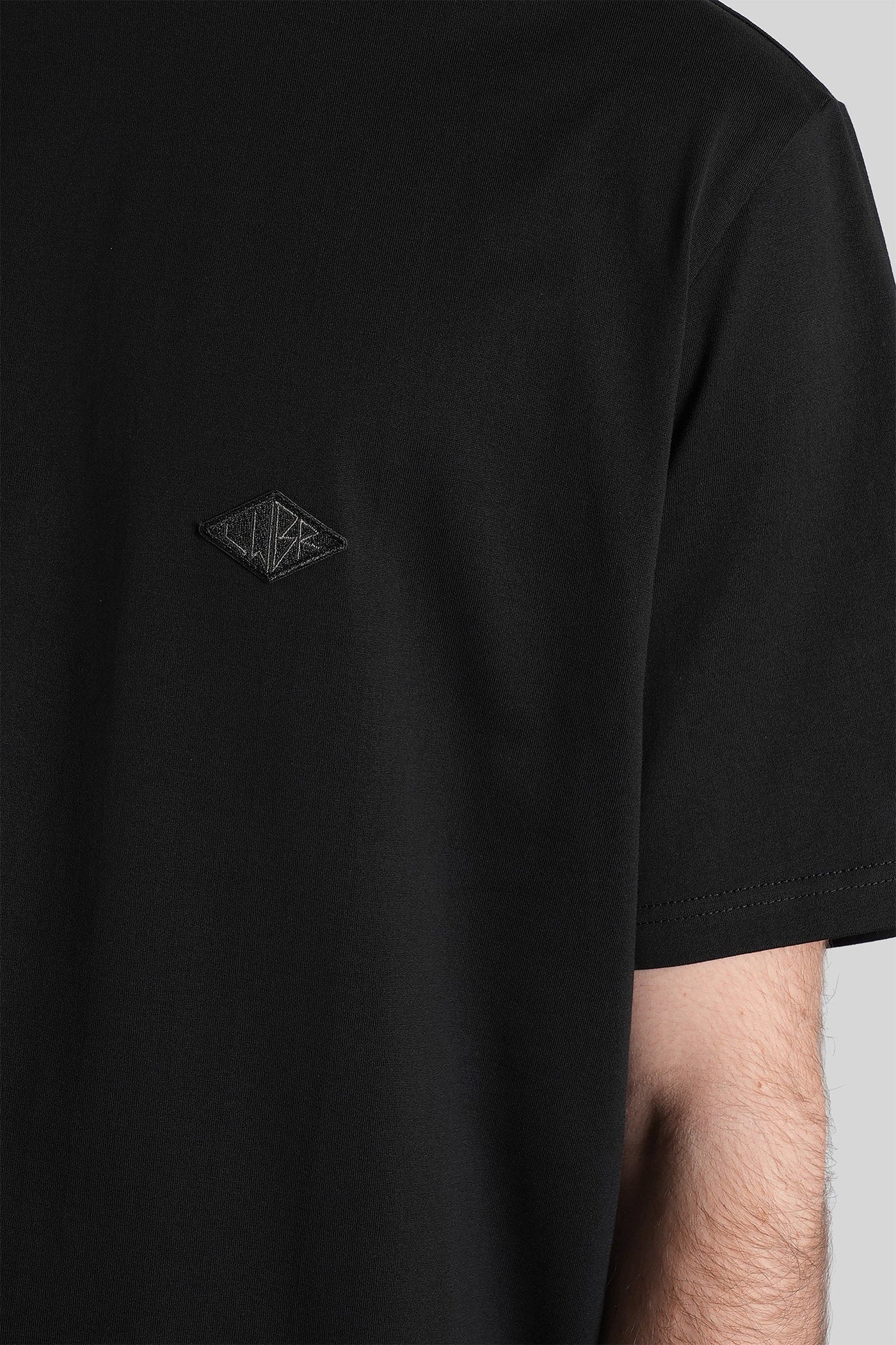 B240 T-Shirt Black Cotton Abbigliamento