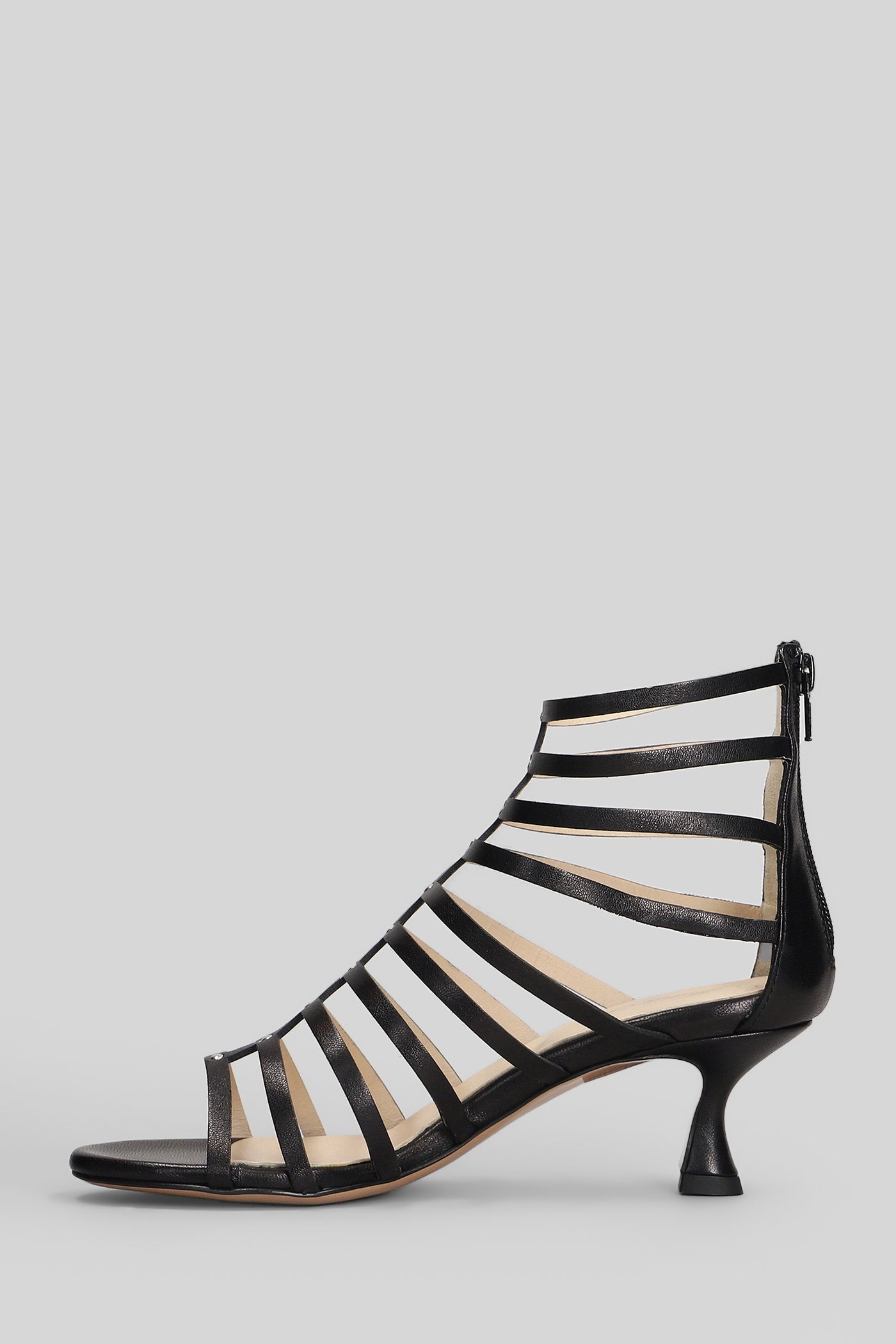 Sandals In Black Leather Scarpe