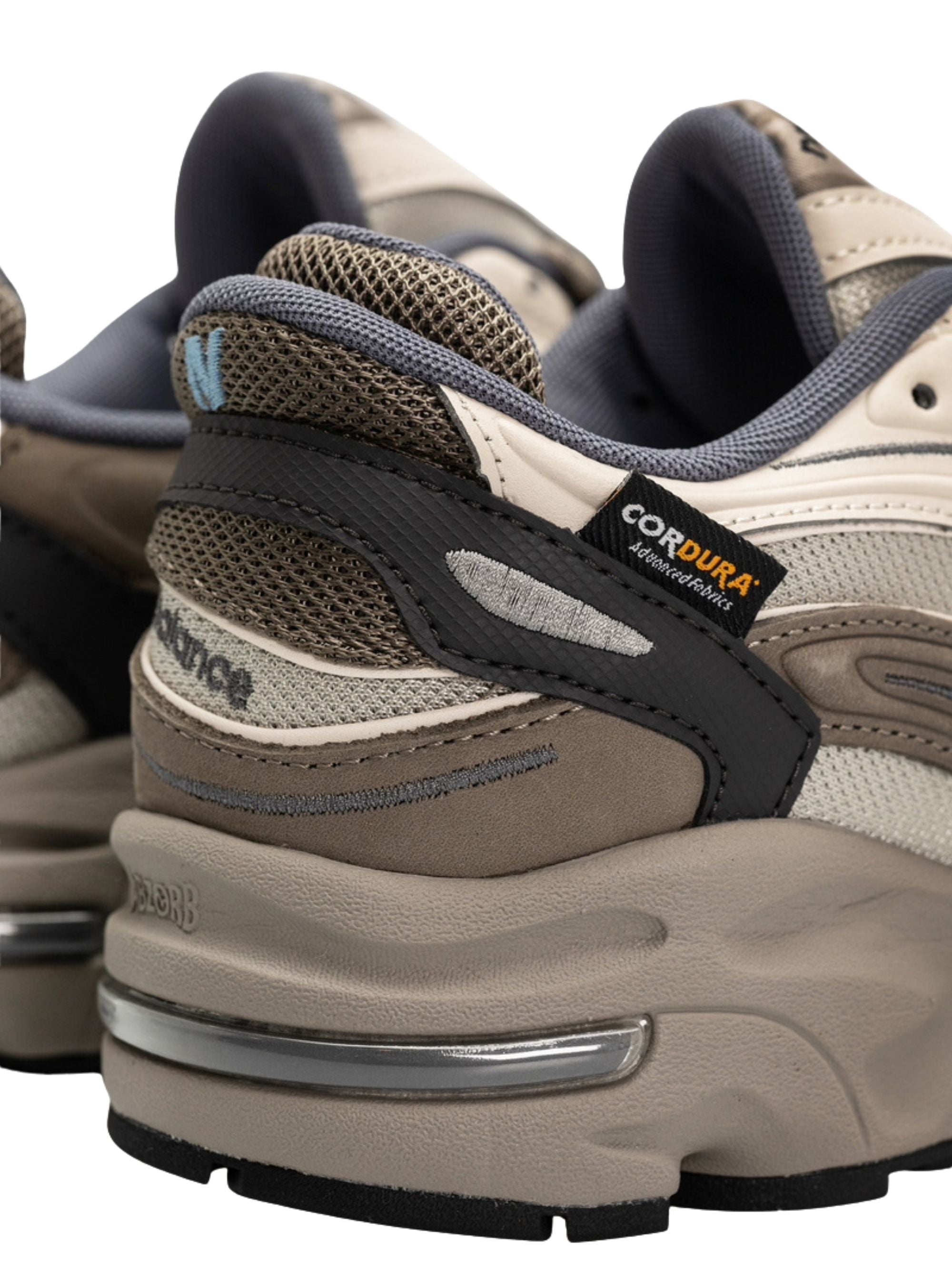 New Balance Sneakers Beige Suede Cordura