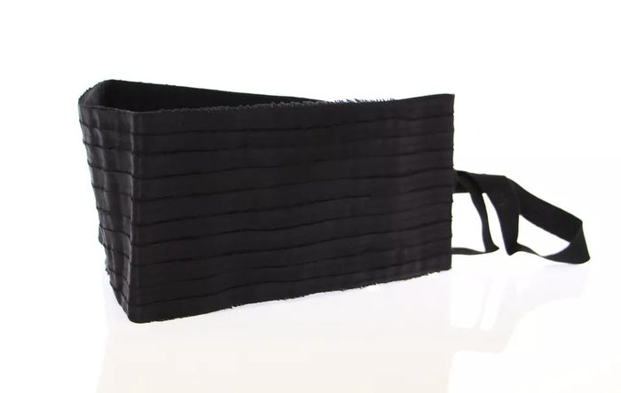 Dolce & Gabbana 100% Silk; Lining: 52% Cotton cummerbund in black