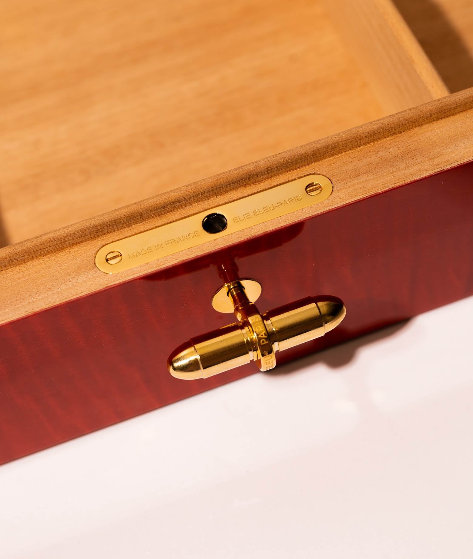 Humidor Limited Edition Royale-Les-Eaux Sombre Red