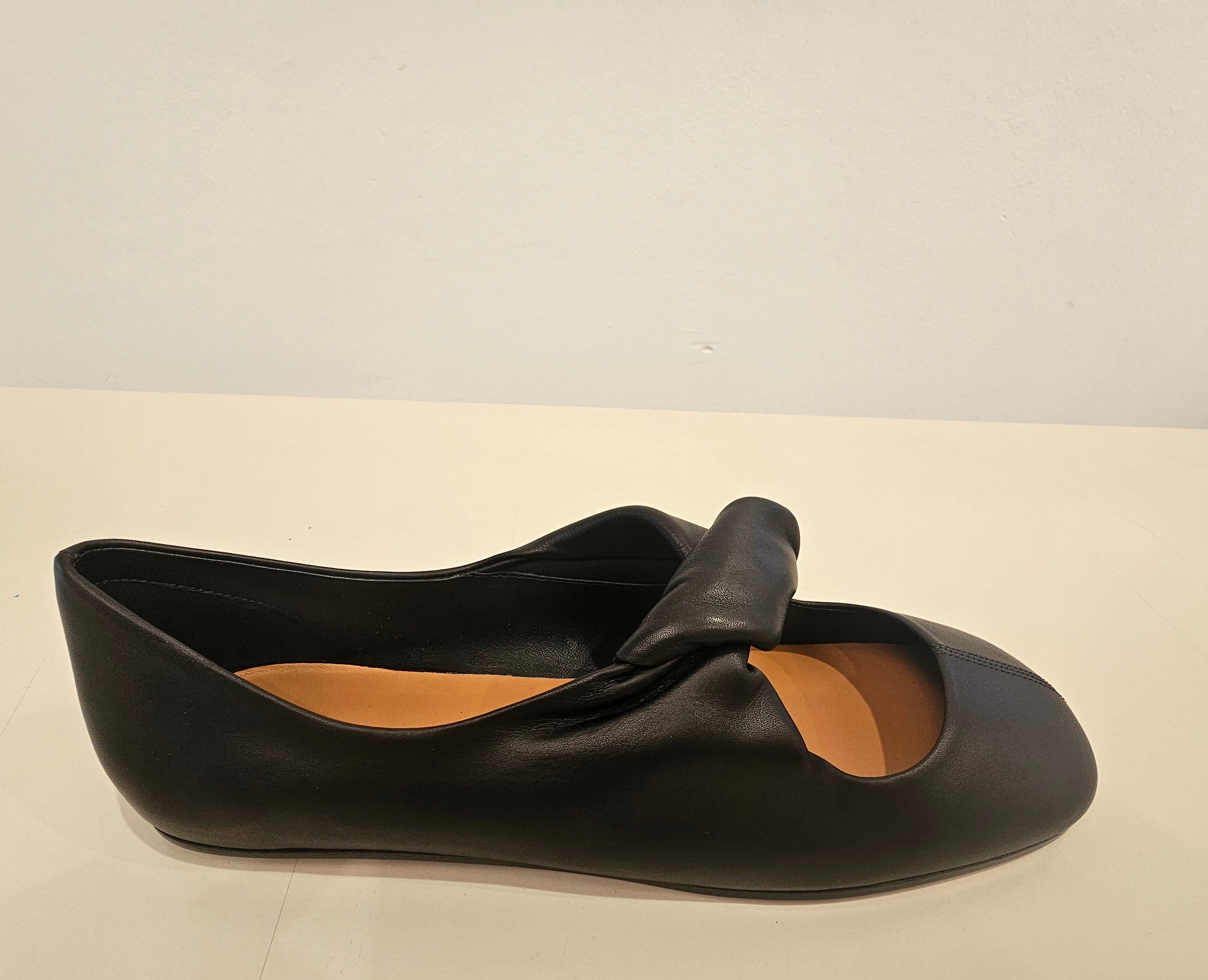 Alexander McQueen Flat shoes Black Calfskin