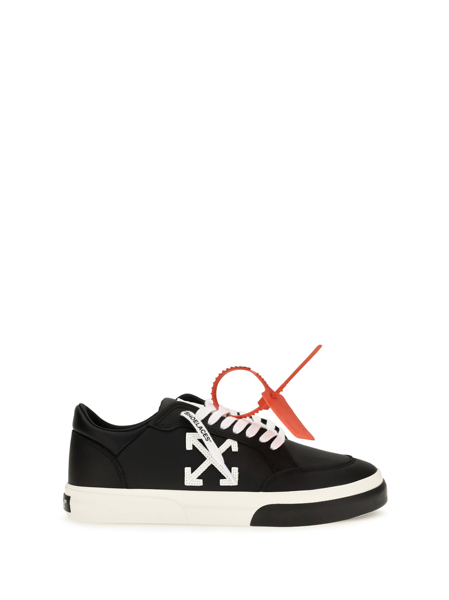 Off-White Upper: 100% calf leather; Sole: 100% rubber sneakers in black