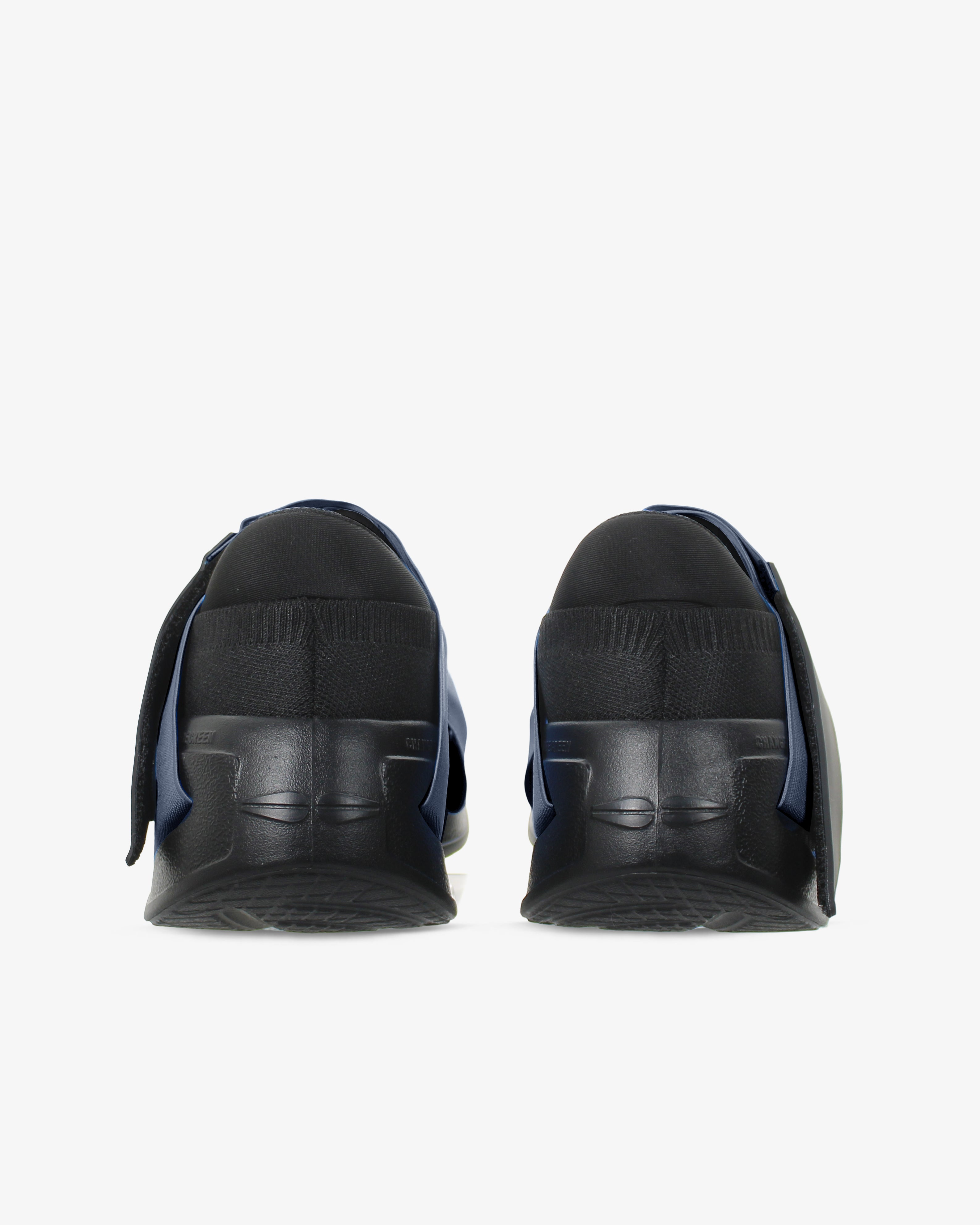 Change Shoe 06 Navy Everyday Sneakers