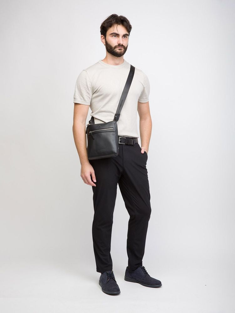 Momo Design 100% Genuine Leather shoulder bag in black
